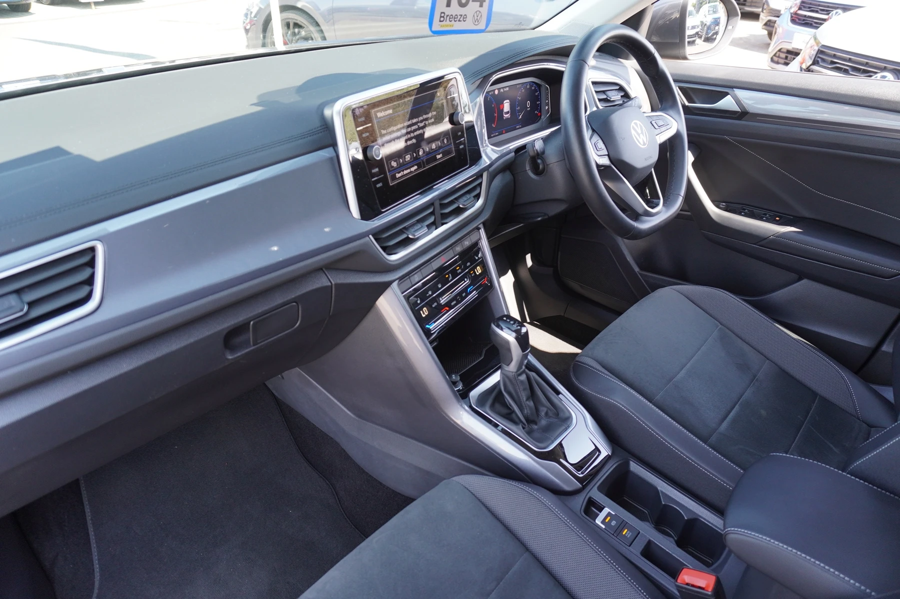 Volkswagen-T-Roc-image-1