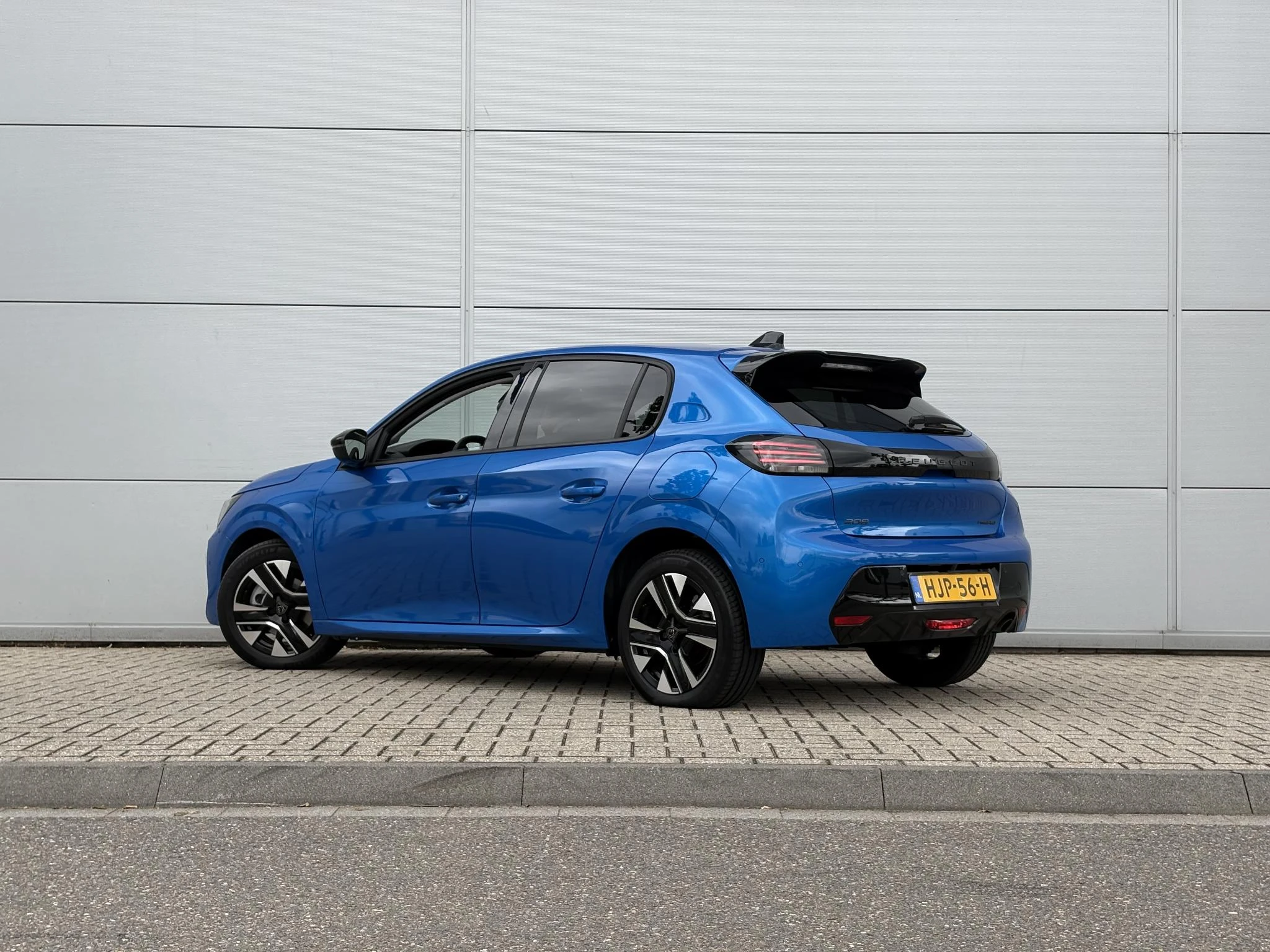 Peugeot-208-image-2