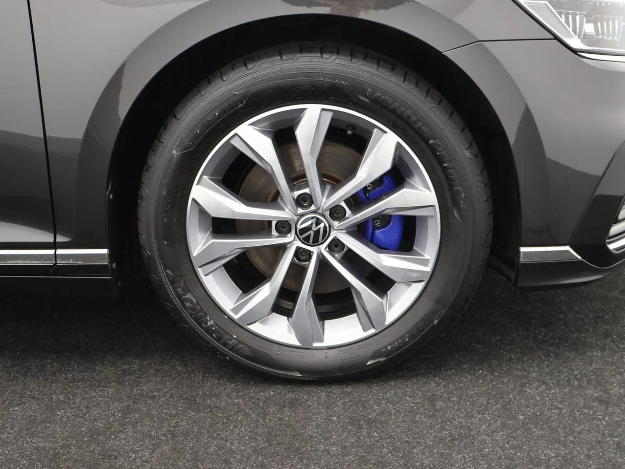 Volkswagen-Passat-image-3