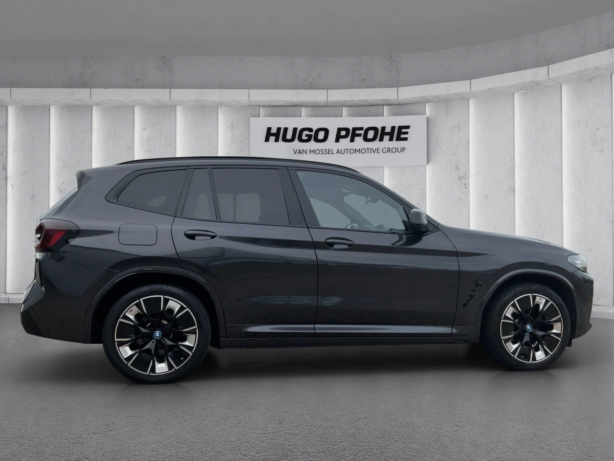 BMW-iX3-image-5