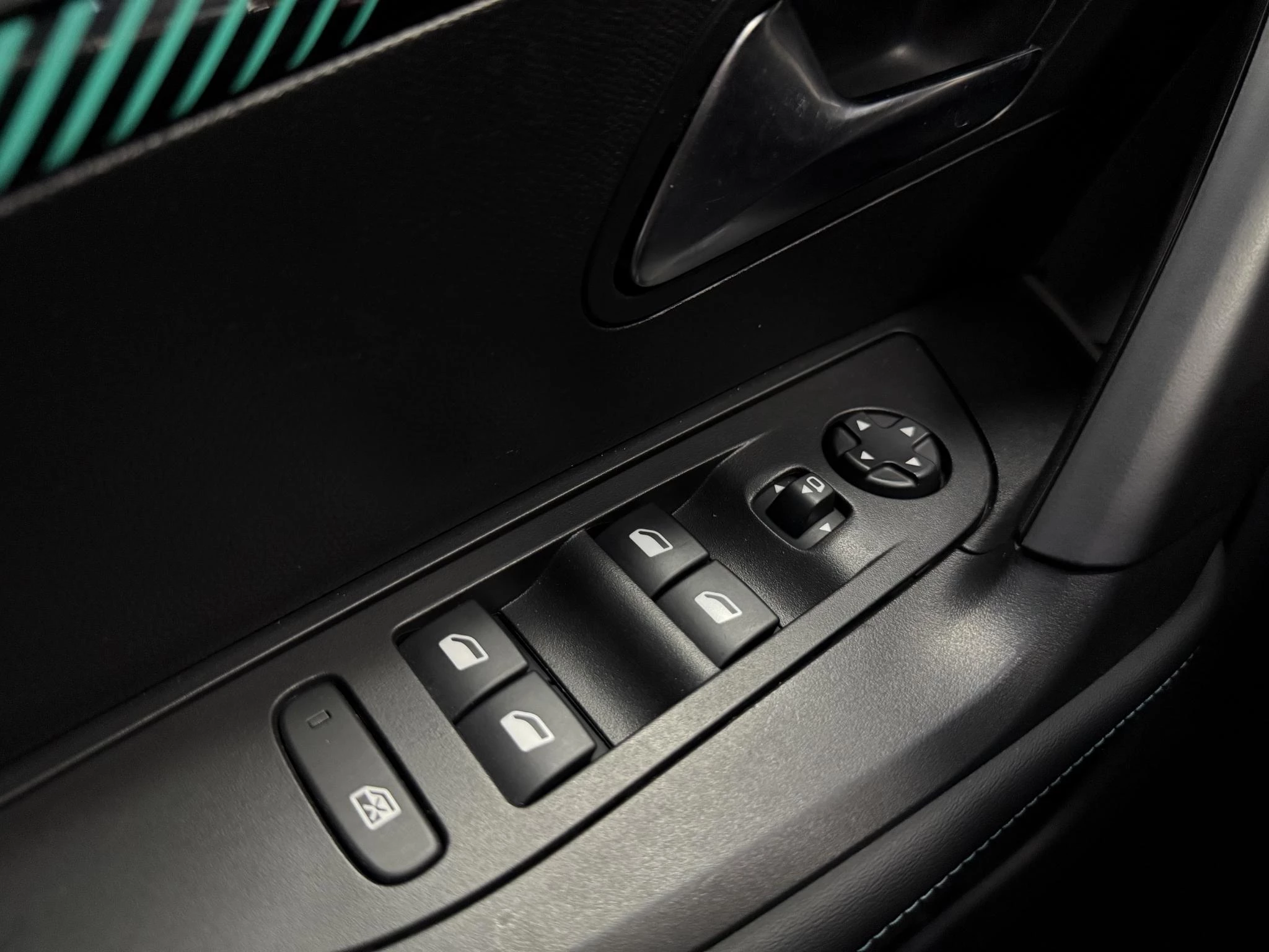 Peugeot e-2008 EV Allure Pack 50 kWh