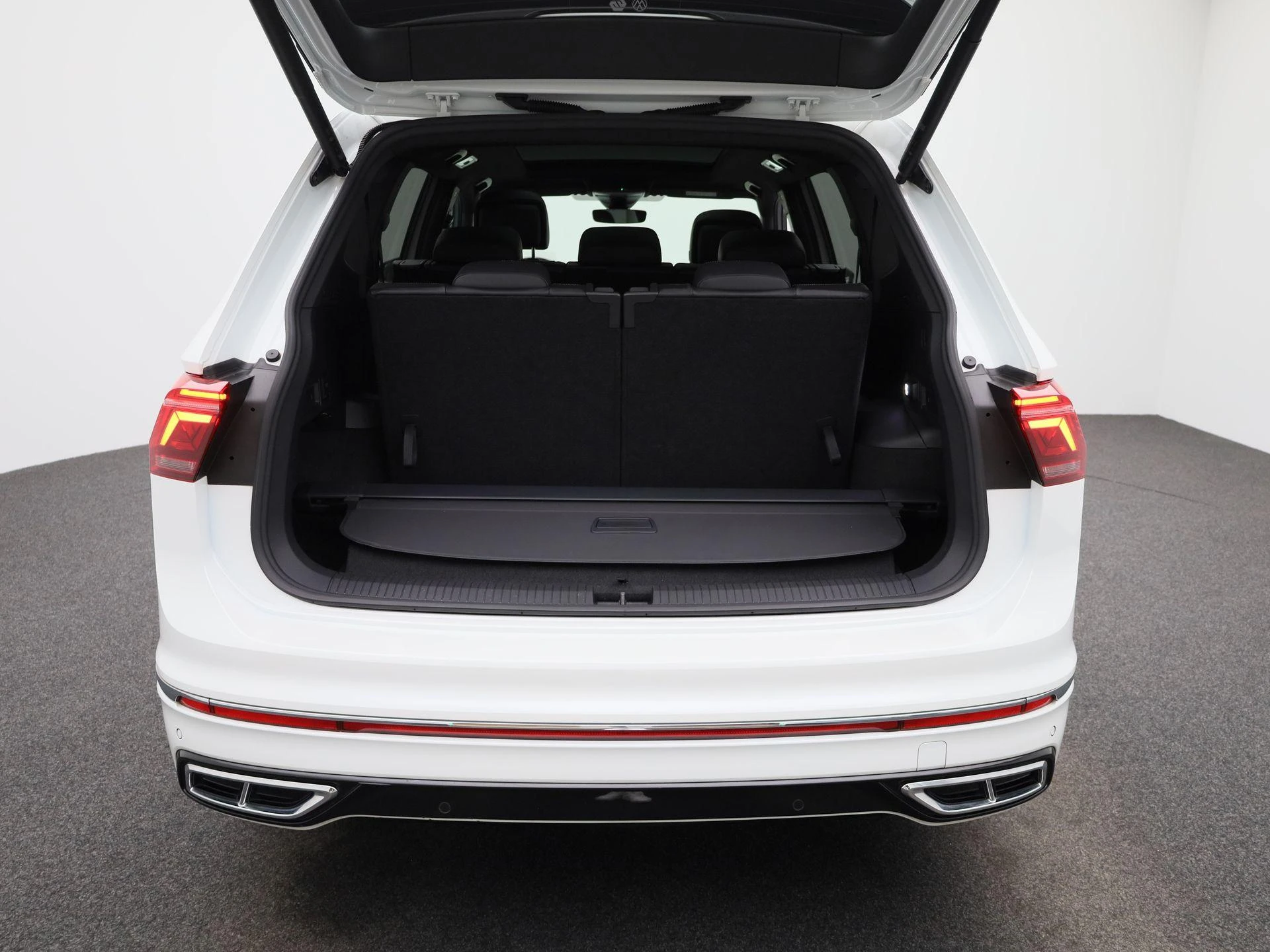 Volkswagen-Tiguan Allspace-image-12