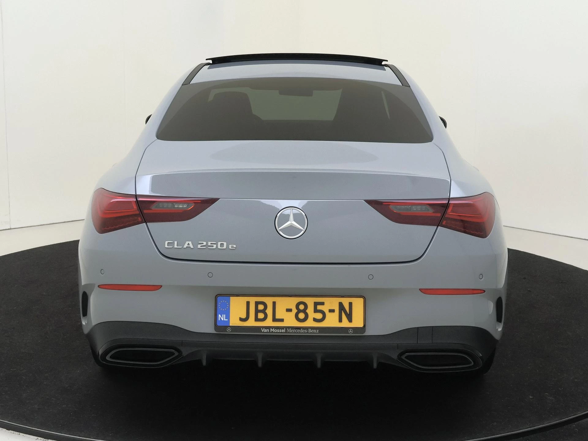 Mercedes-Benz-CLA-image-6