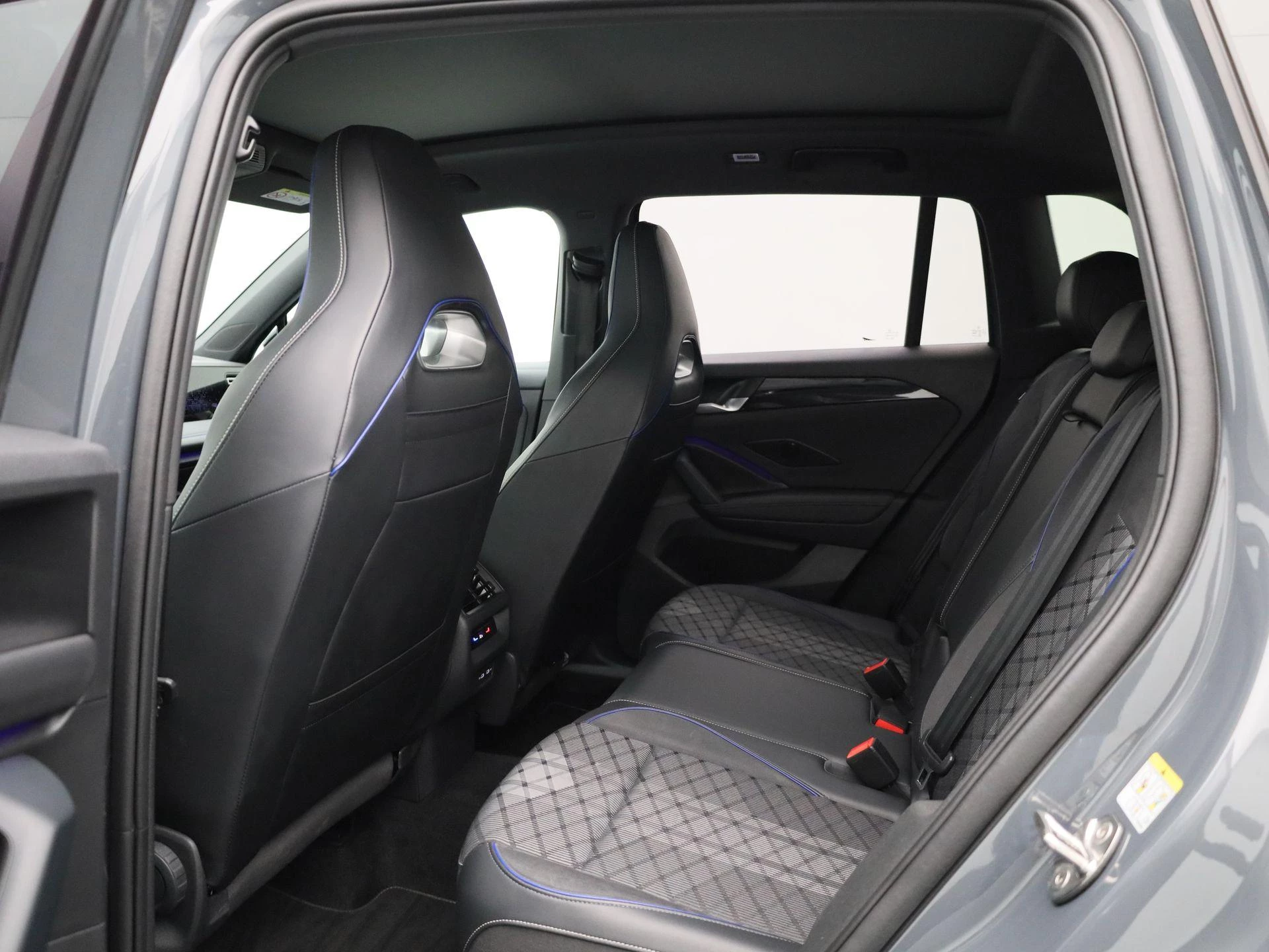 Volkswagen-Tiguan-image-9