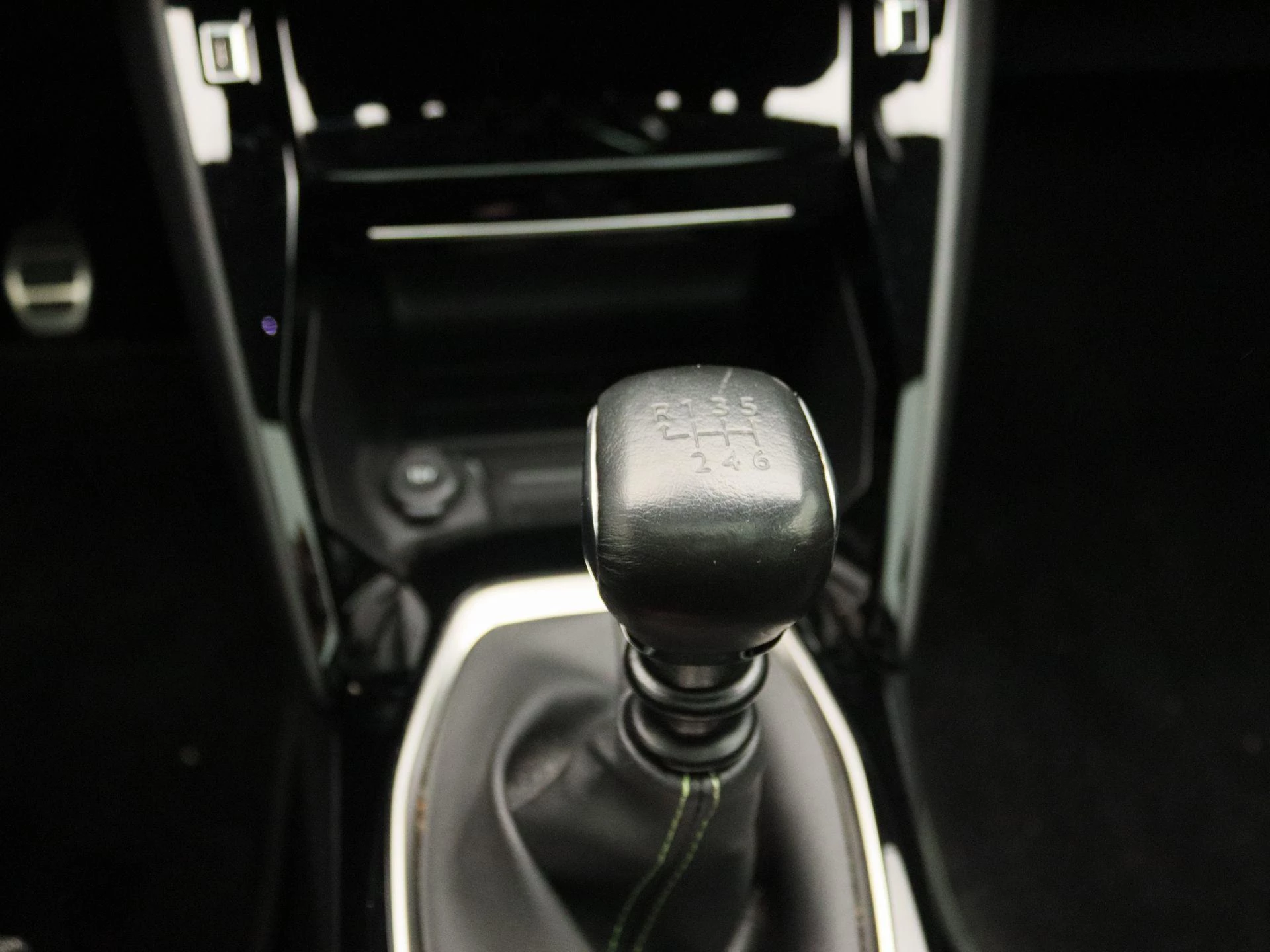 Peugeot-208-image-11