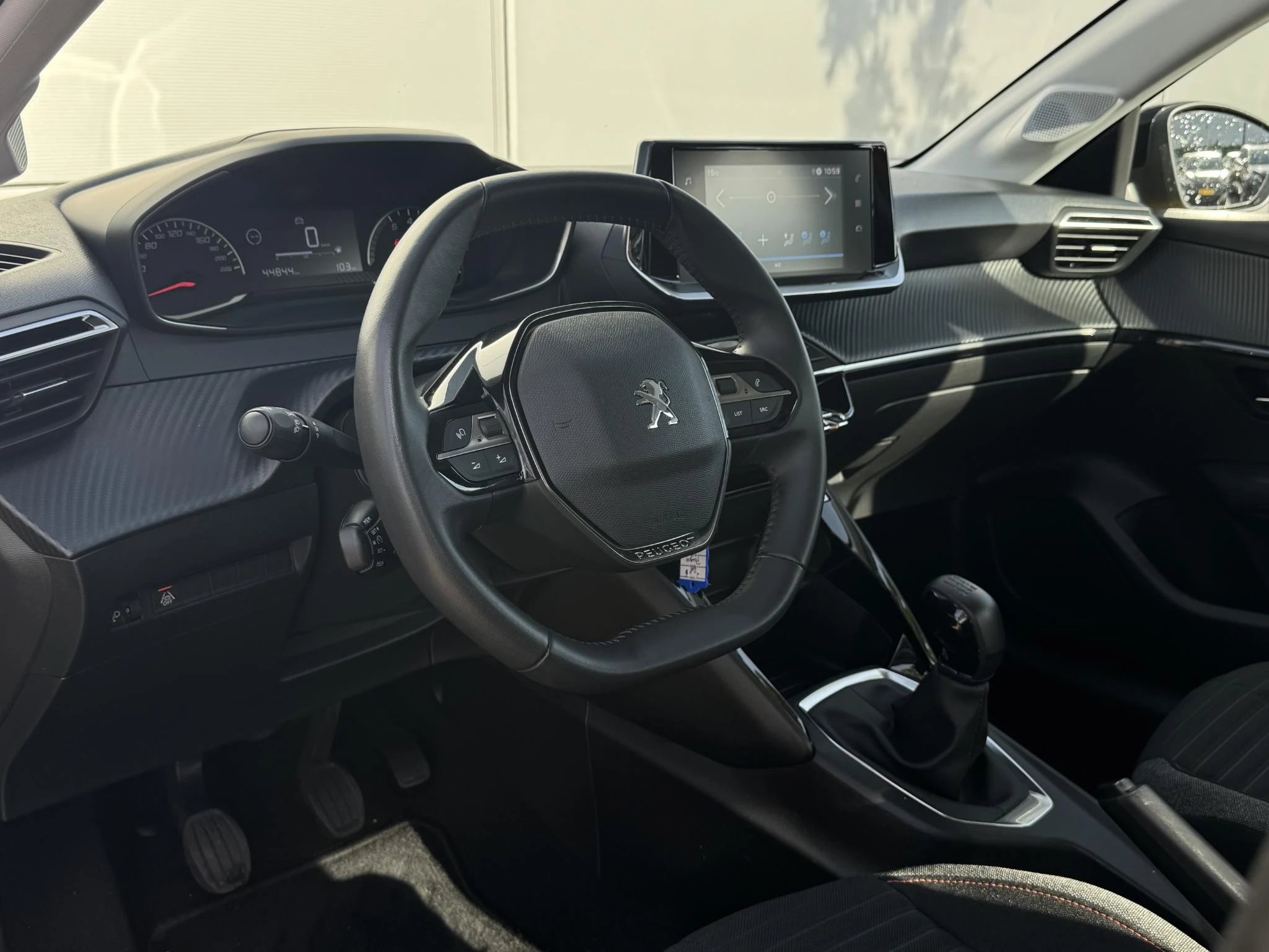 Peugeot-208-image-10