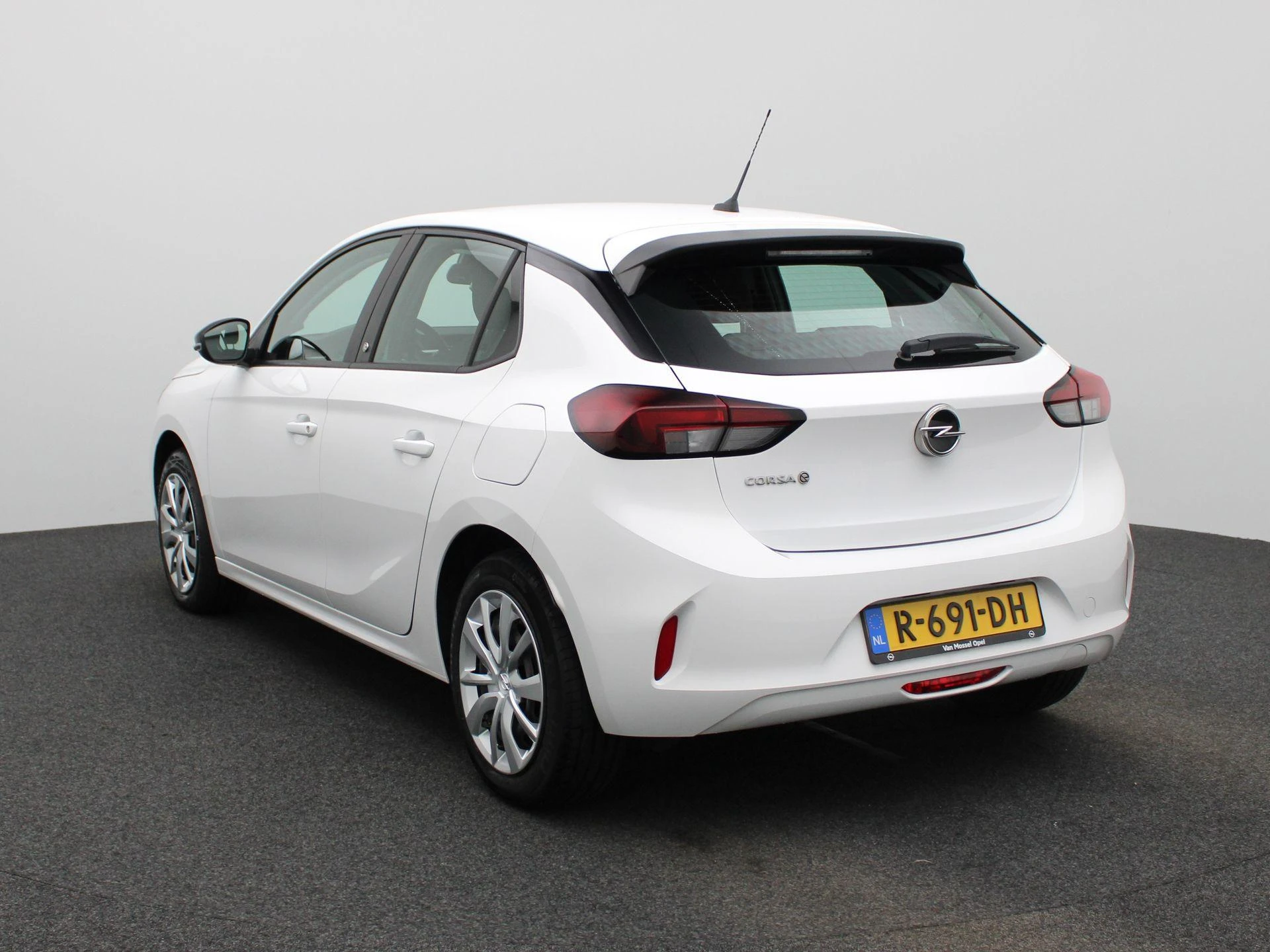 Opel-Corsa-e-image-1
