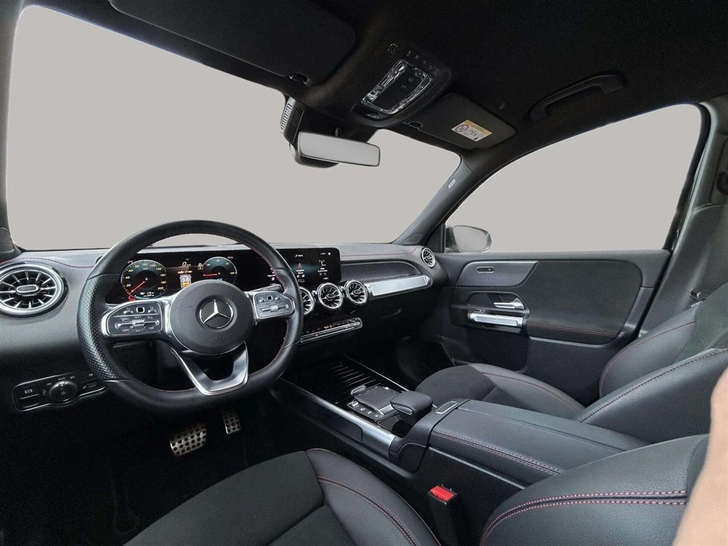 Mercedes-Benz-EQB-image-11