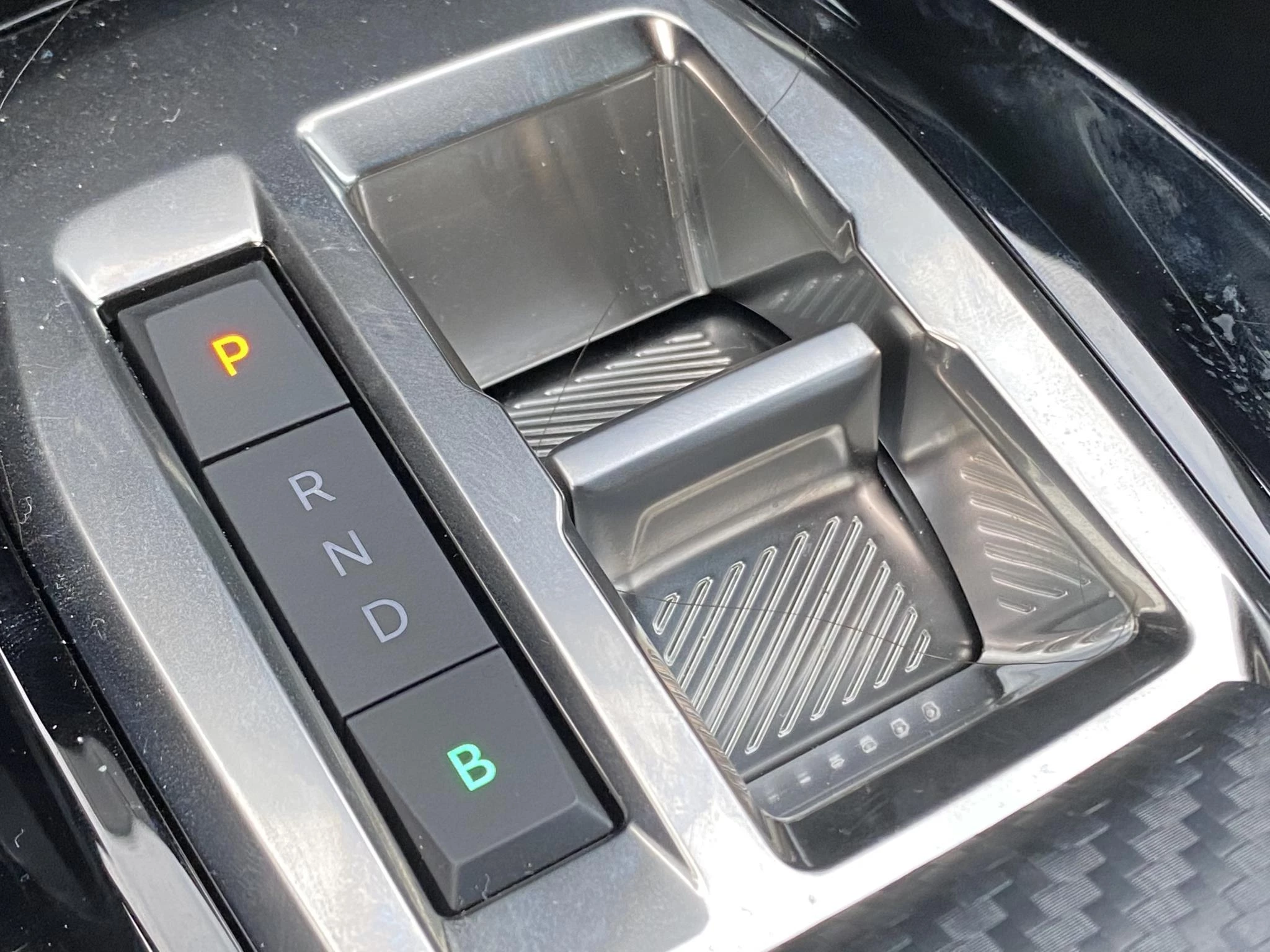Peugeot e-2008 EV GT 50 kWh