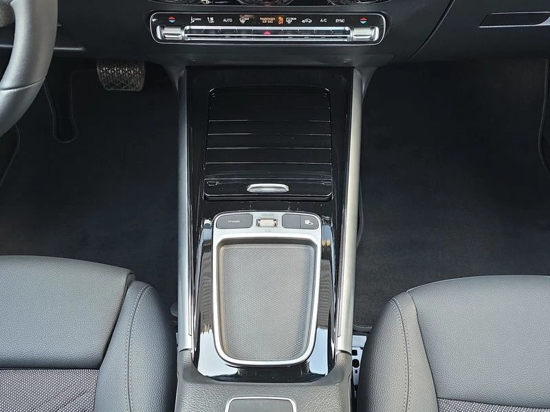 Mercedes-Benz GLA 200 PROGRESSIVE AHK SHZ MBUX NAVI KLIMA Progressive