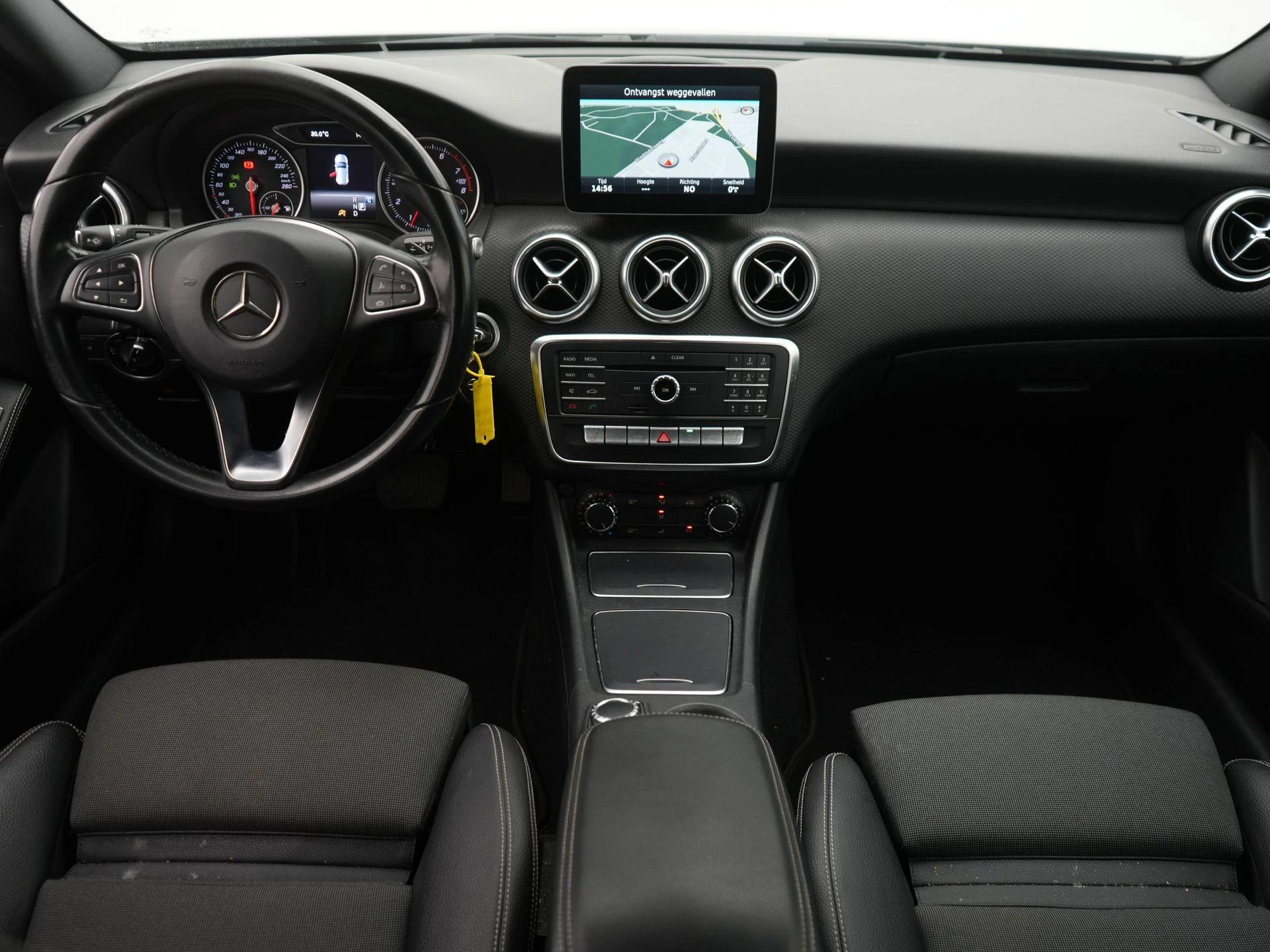 Mercedes-Benz-A-Klasse-image-6