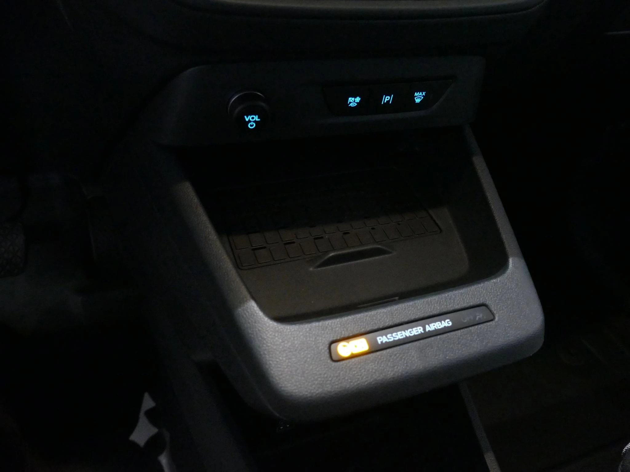 Ford-Transit Courier-image-14