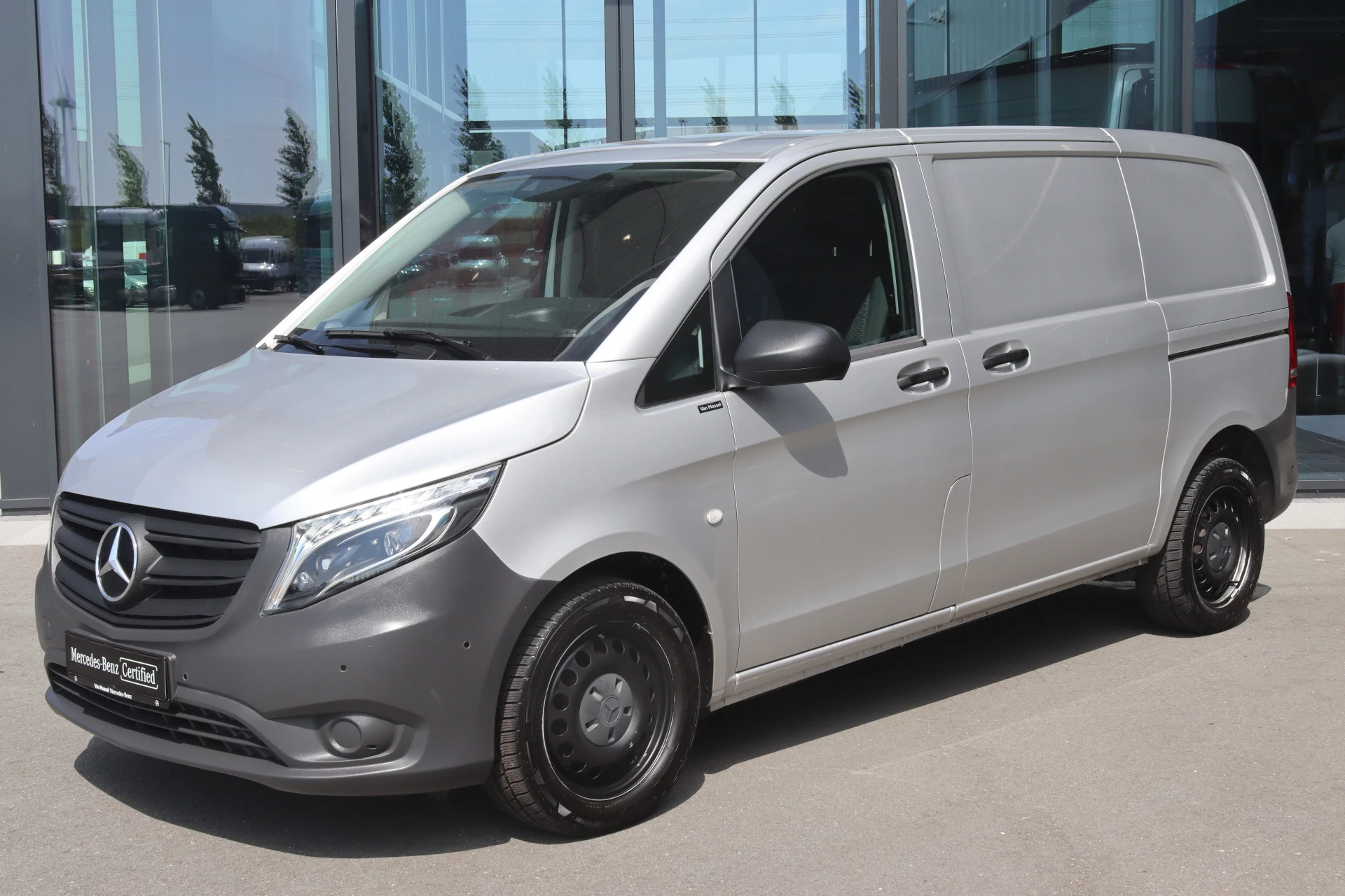 Mercedes-Benz-Vito-image-1