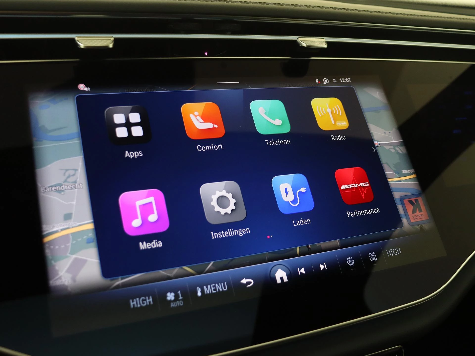 Mercedes-Benz-E-Klasse-image-18