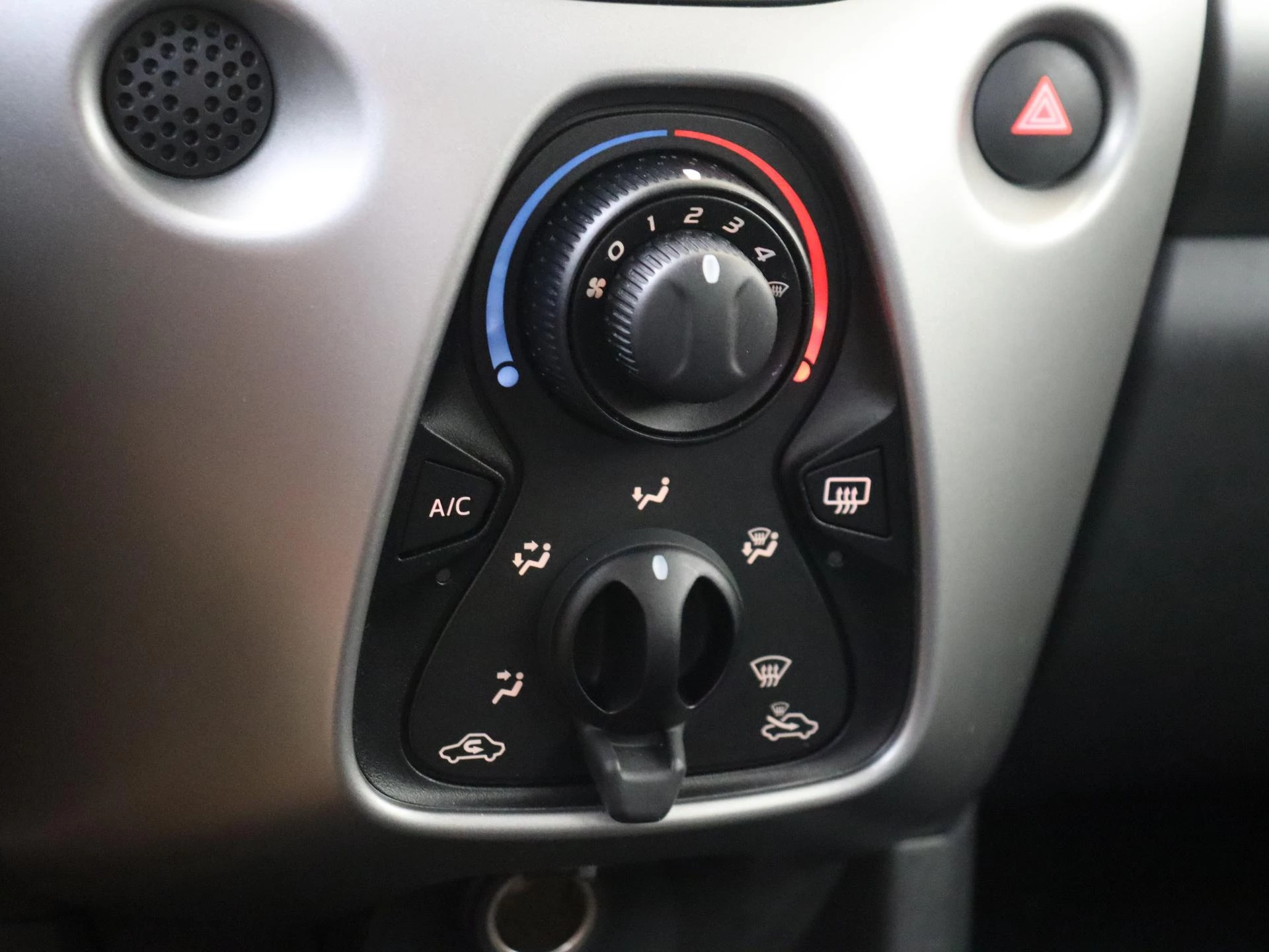 Peugeot-108-image-16