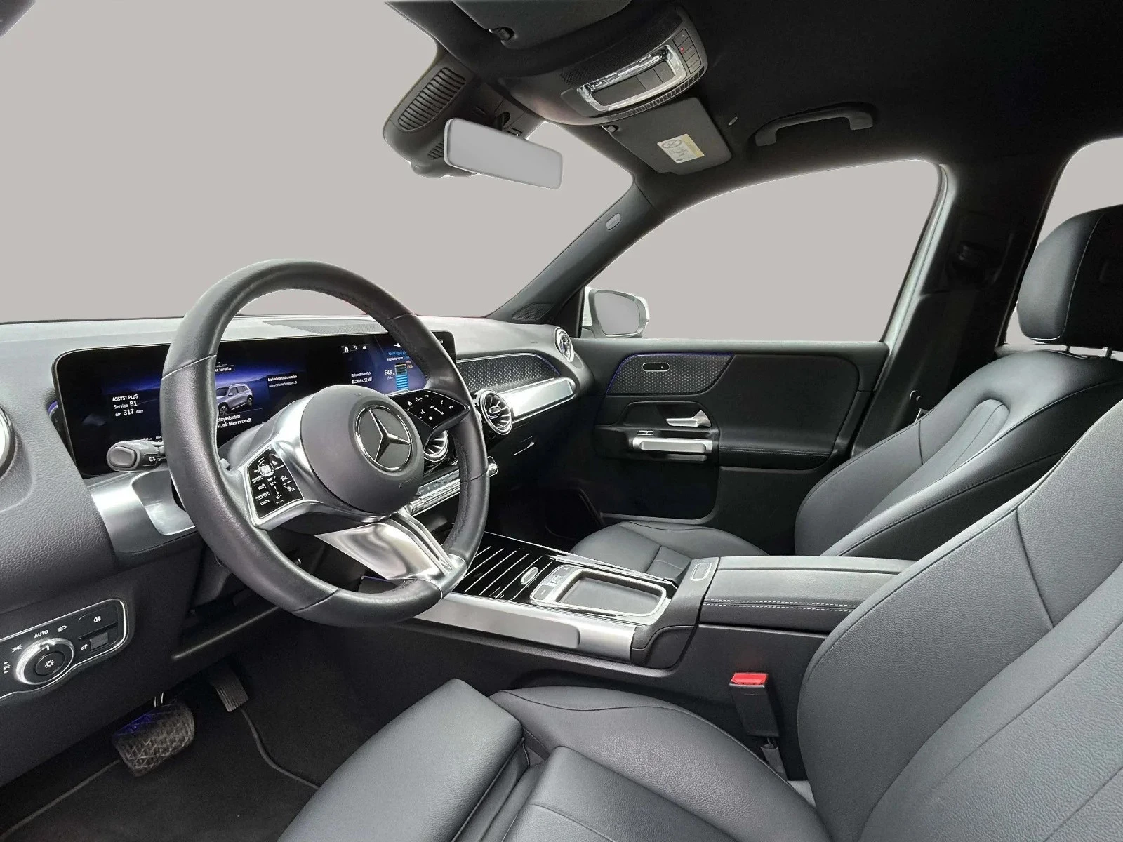 Mercedes-Benz-EQB-image-9