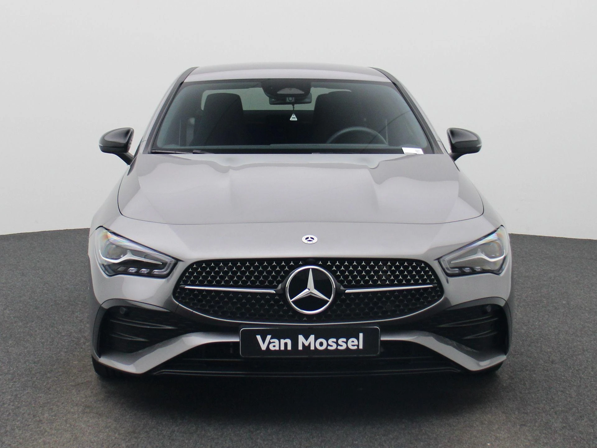 Mercedes-Benz-CLA-image-2