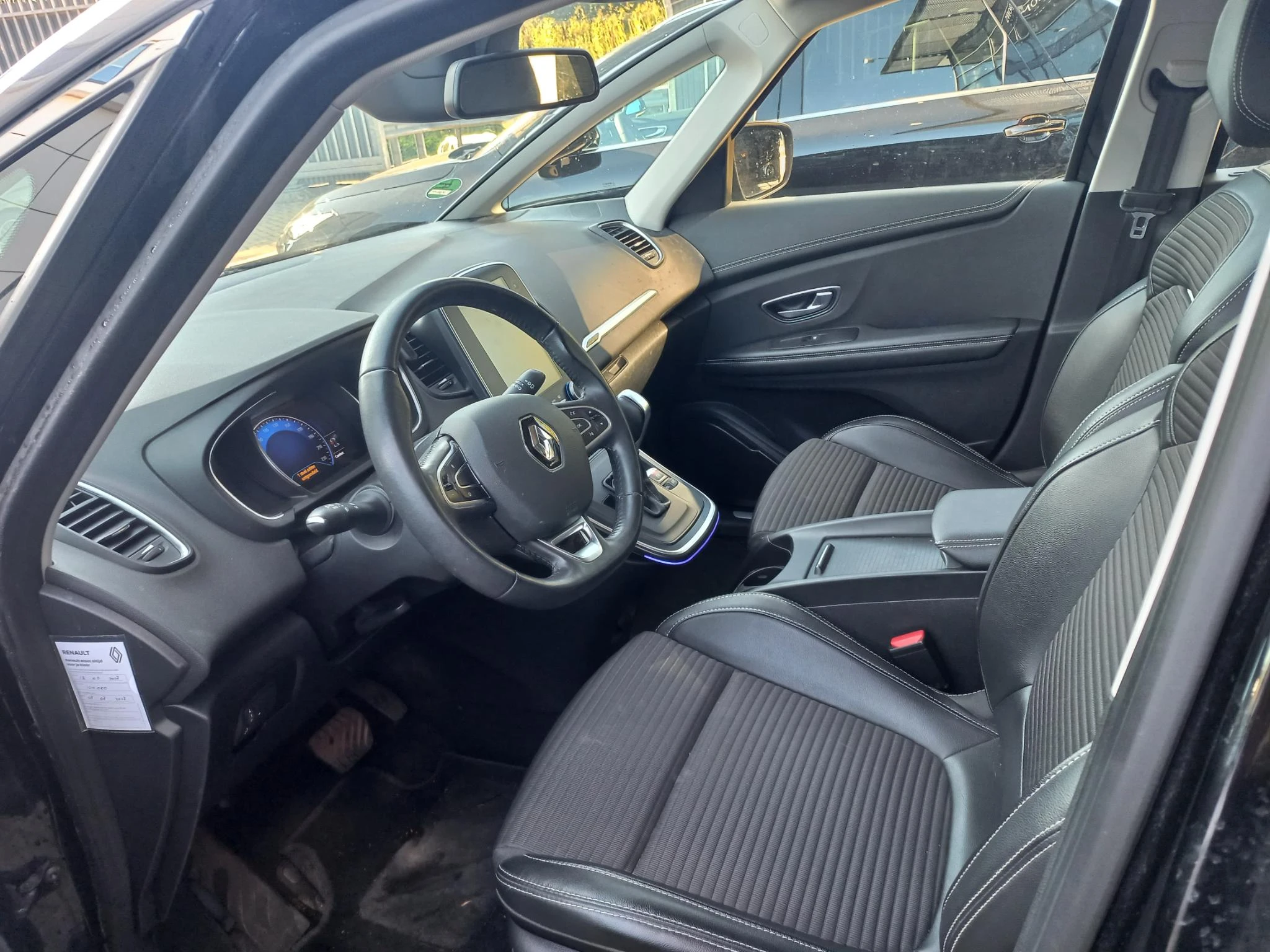 Renault-Scénic-image-10