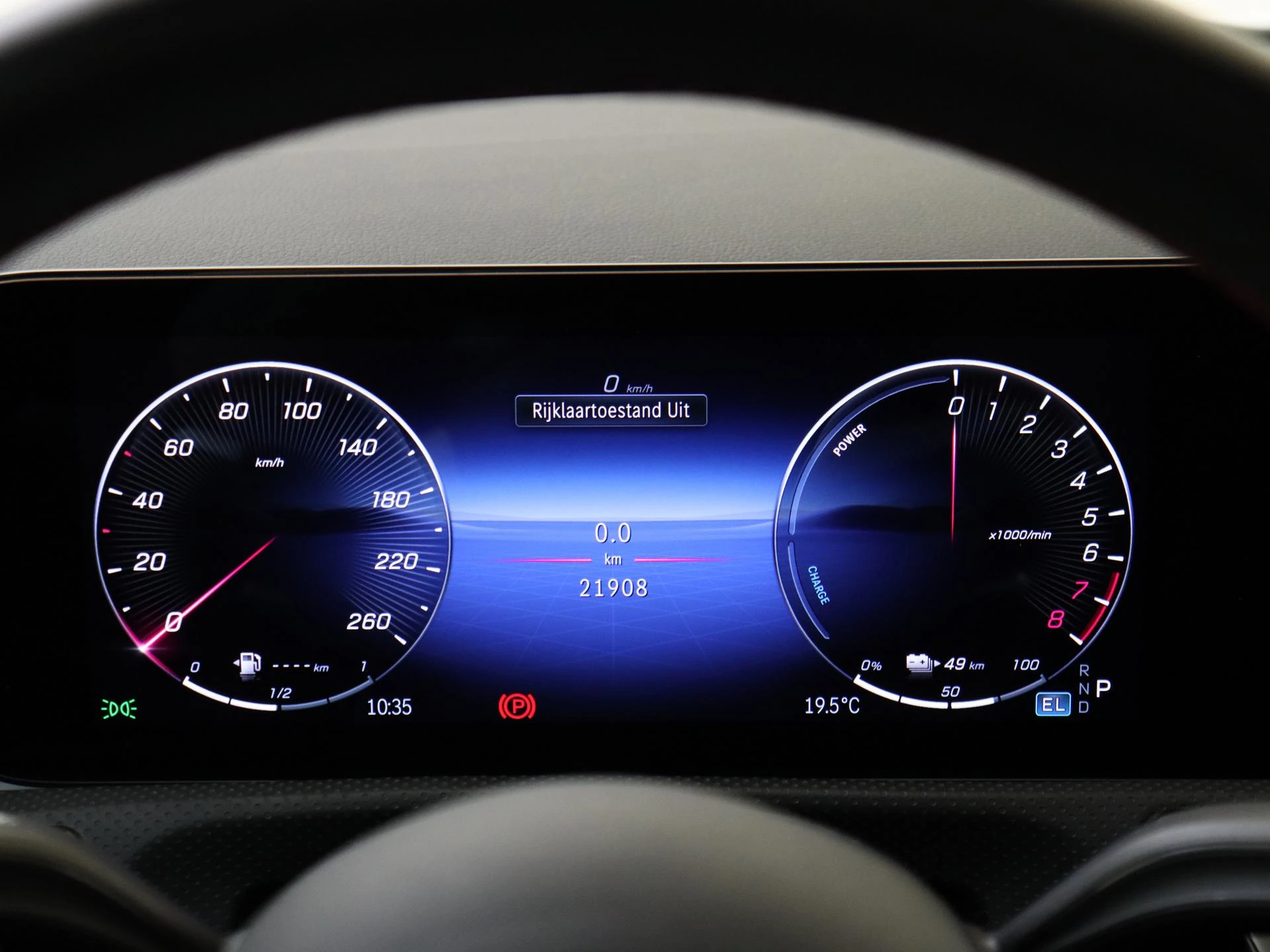 Mercedes-Benz-CLA-image-10