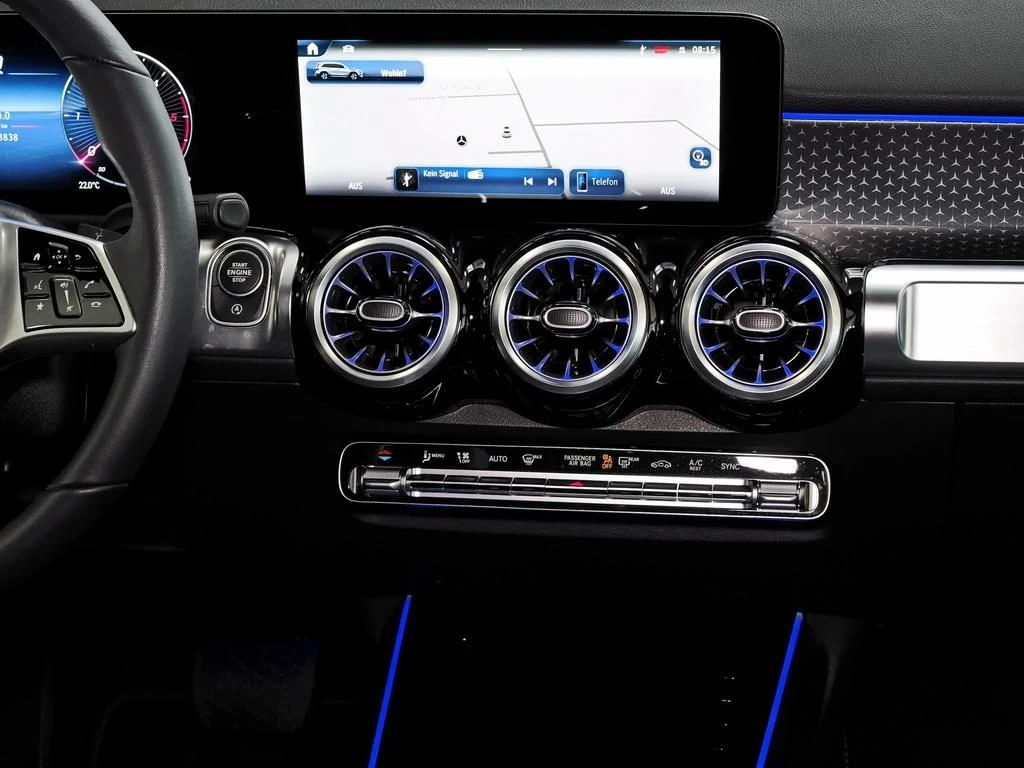 Mercedes-Benz-GLB 200 d-image-11