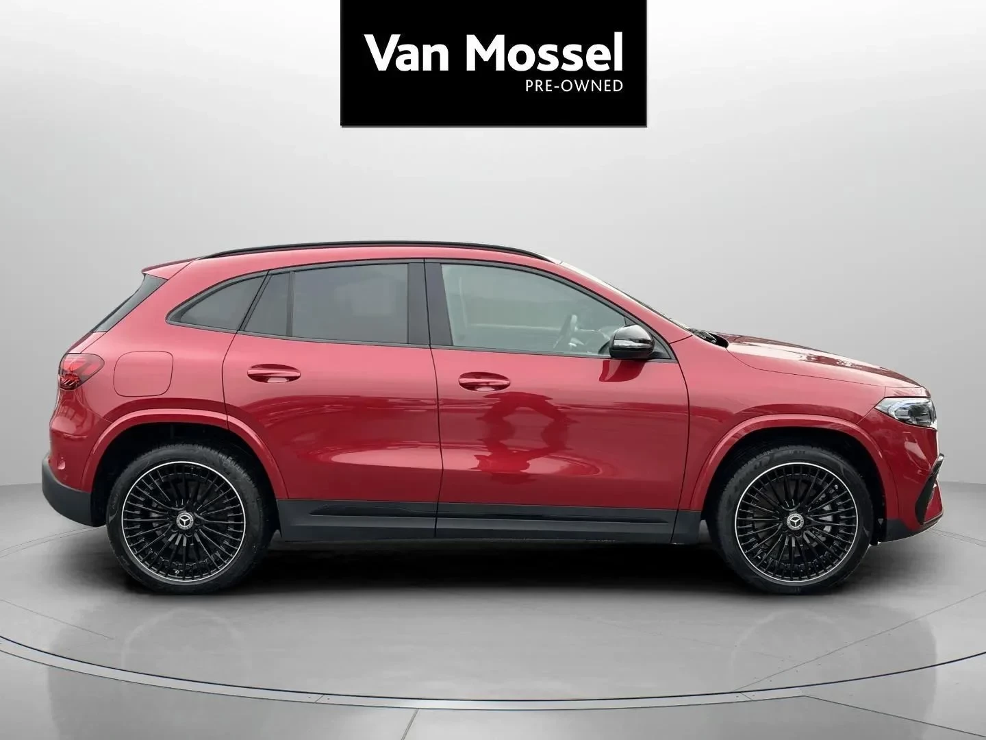 Mercedes-Benz-EQA-image-3