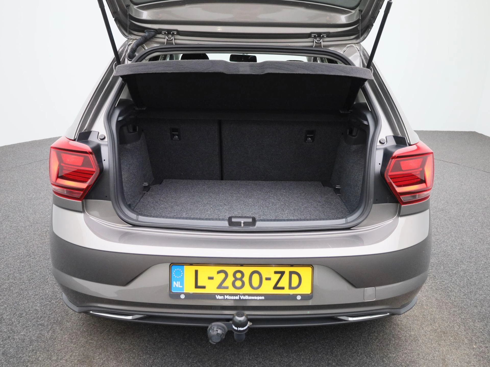 Volkswagen-Polo-image-11