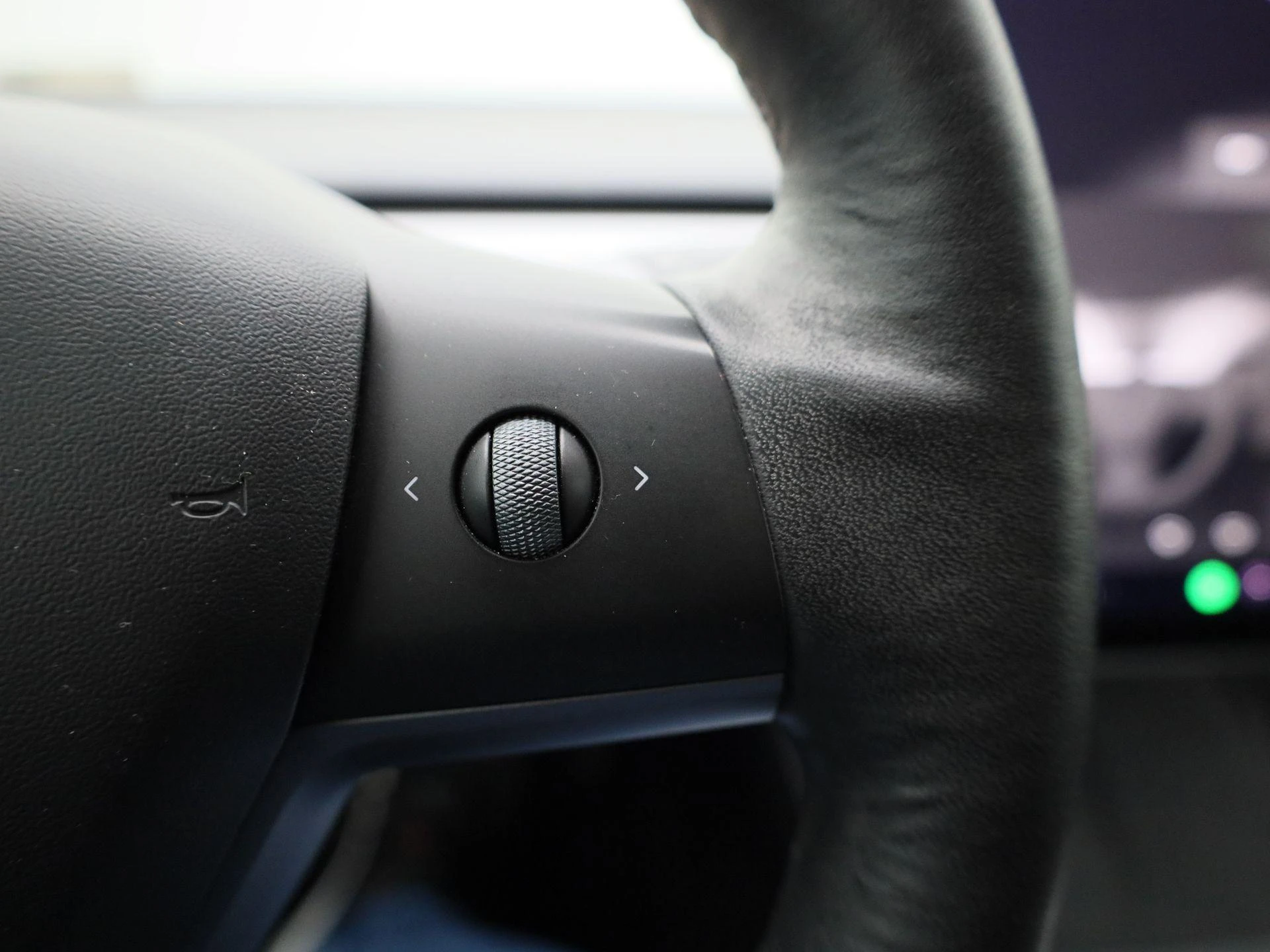 Tesla-Model 3-image-17