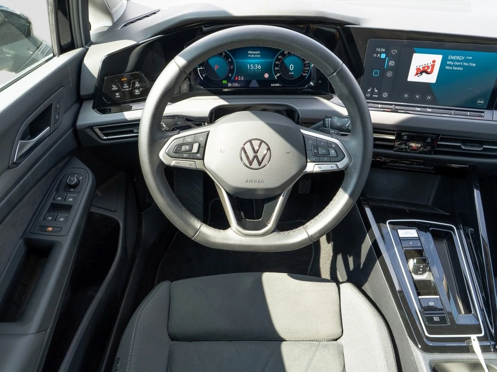Volkswagen-Golf-image-15
