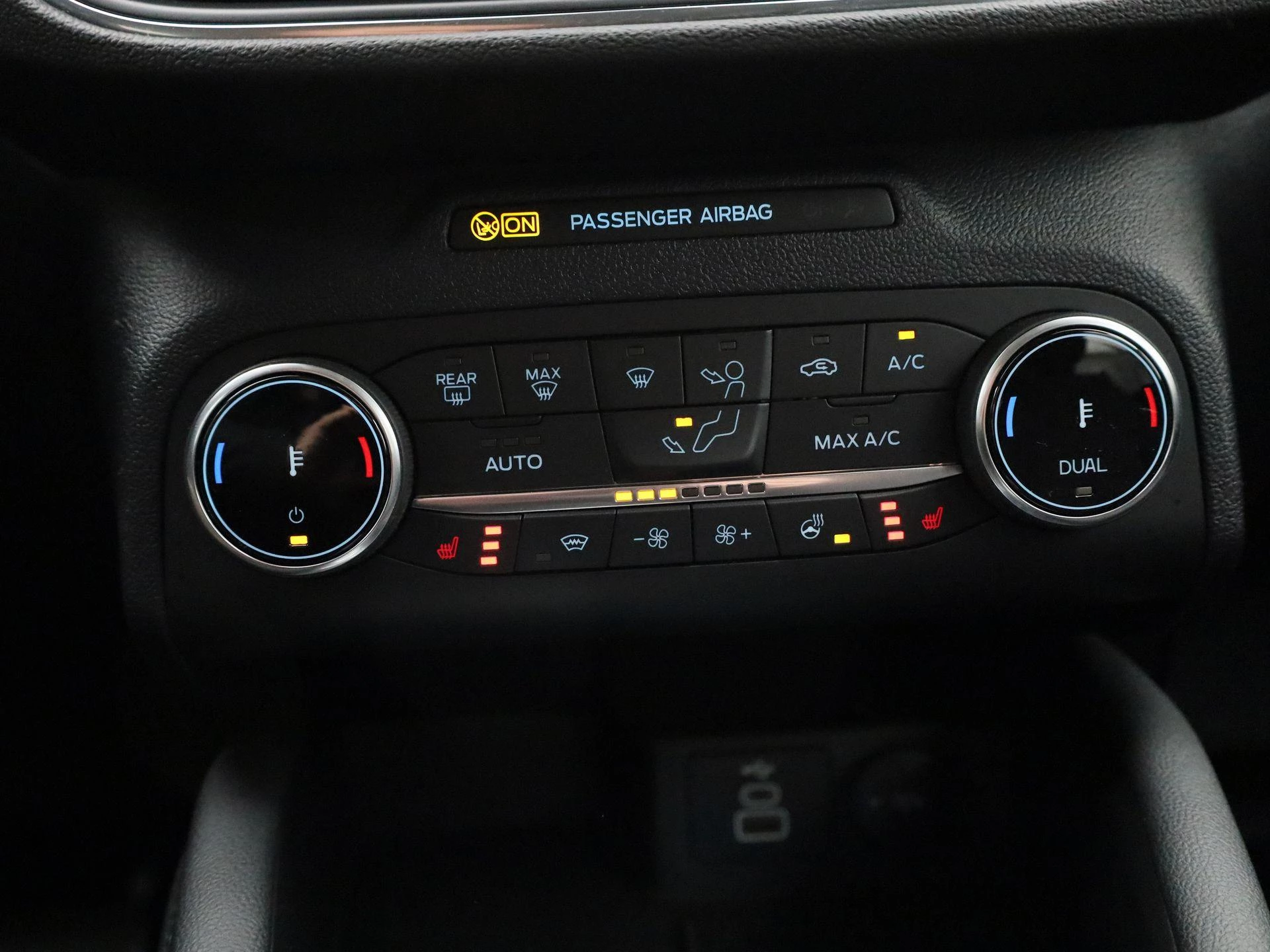 Ford Kuga Plugin - Winterpack - Camera
