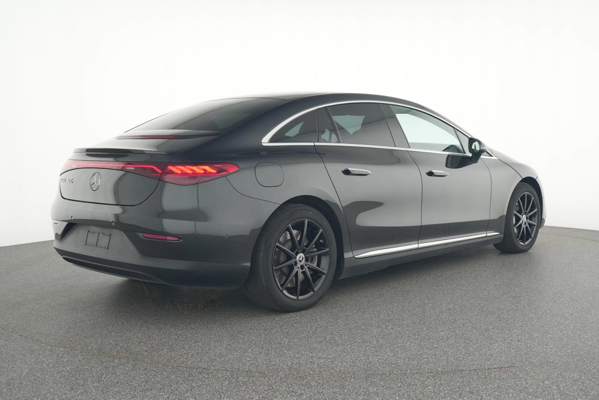 Mercedes-Benz-EQE-image-8