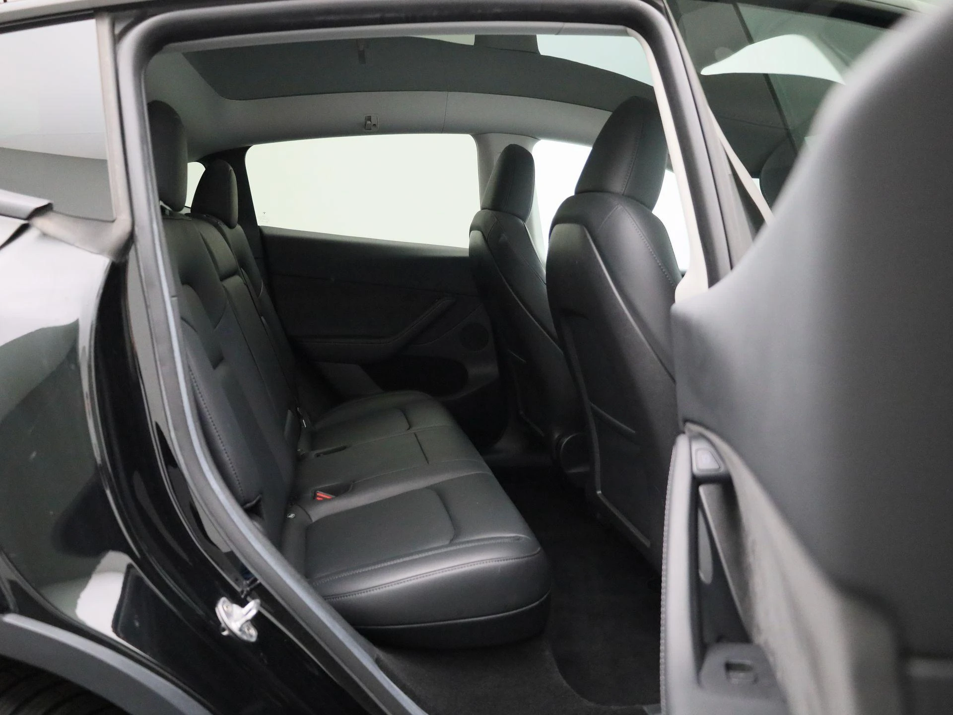 Tesla Model Y Hinterradantrieb RWD