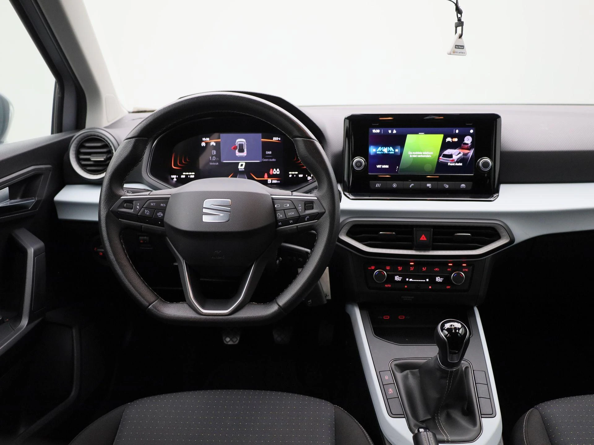 SEAT-Arona-image-6