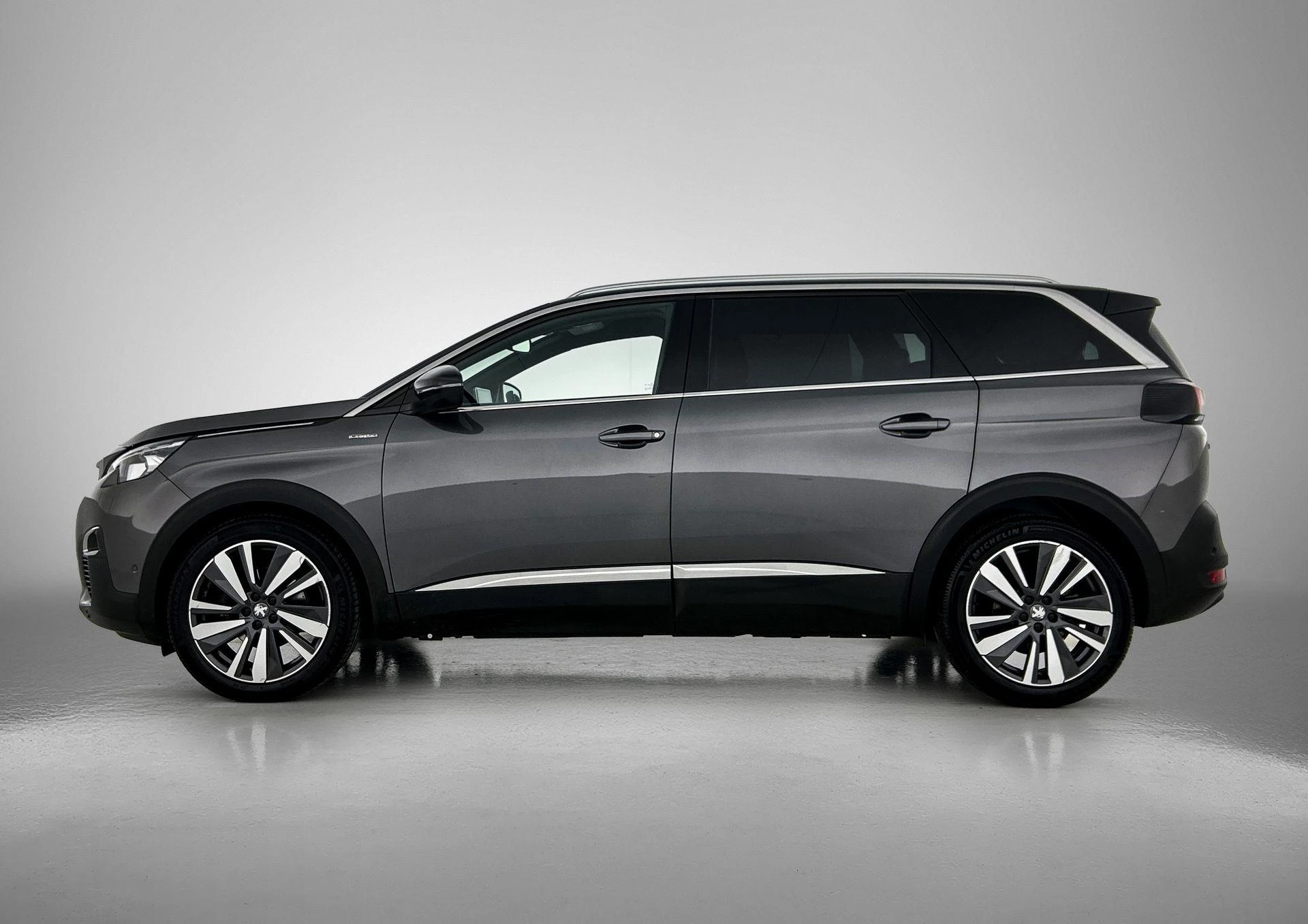 Peugeot-5008-image-2