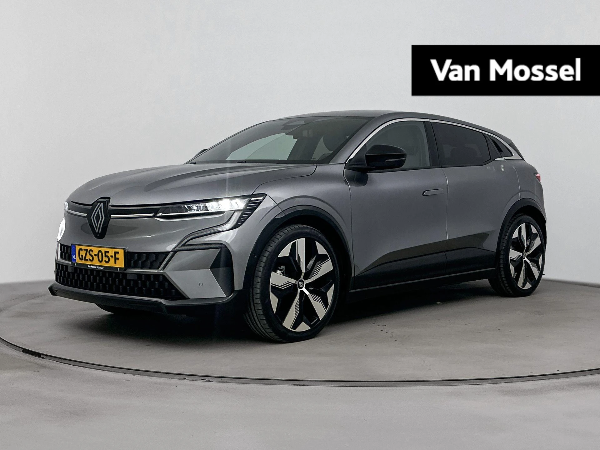 Renault-Megane E-Tech-image-0