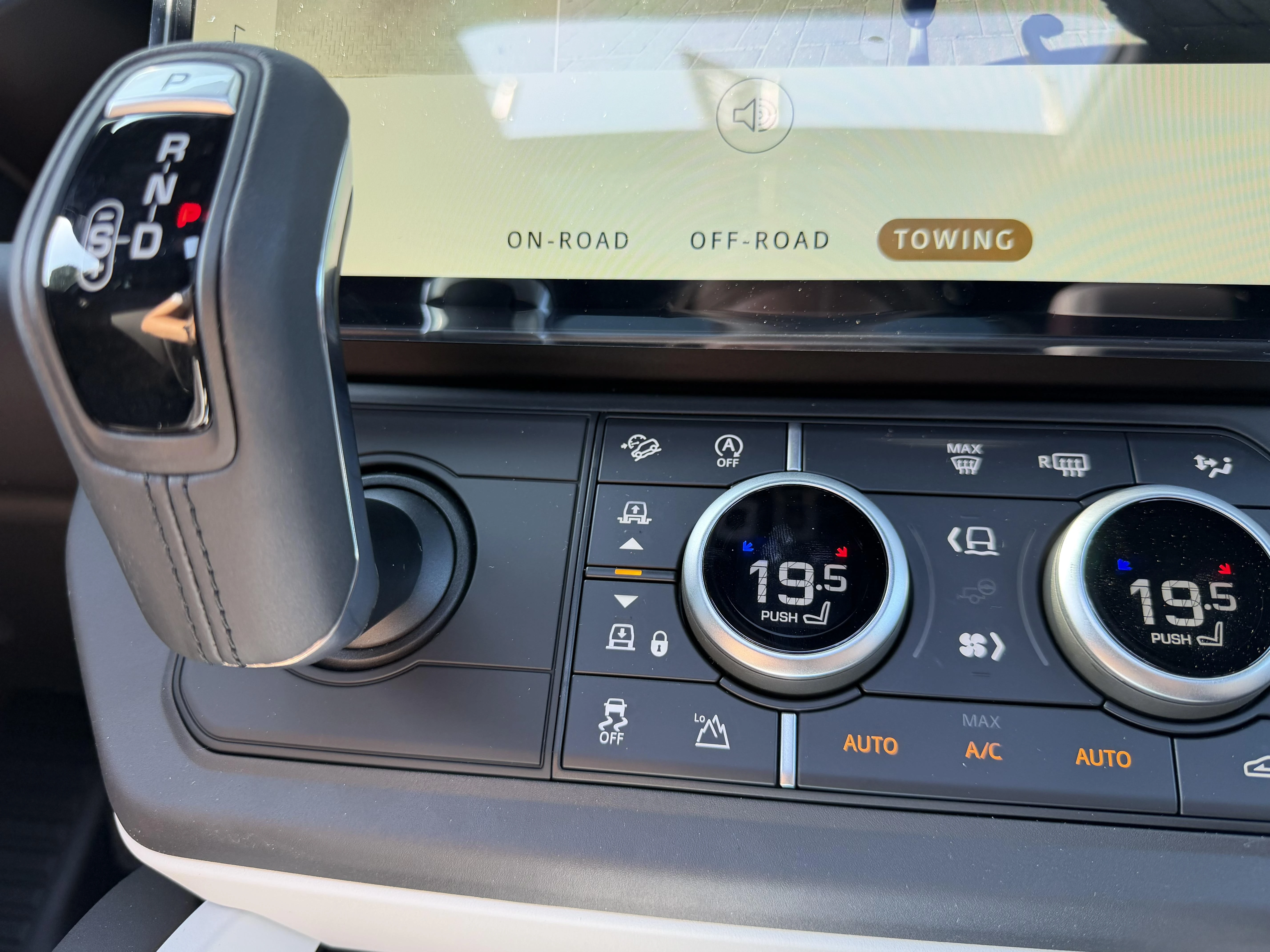 Land Rover Defender 110 D250 S AWD Auto. 26MY
