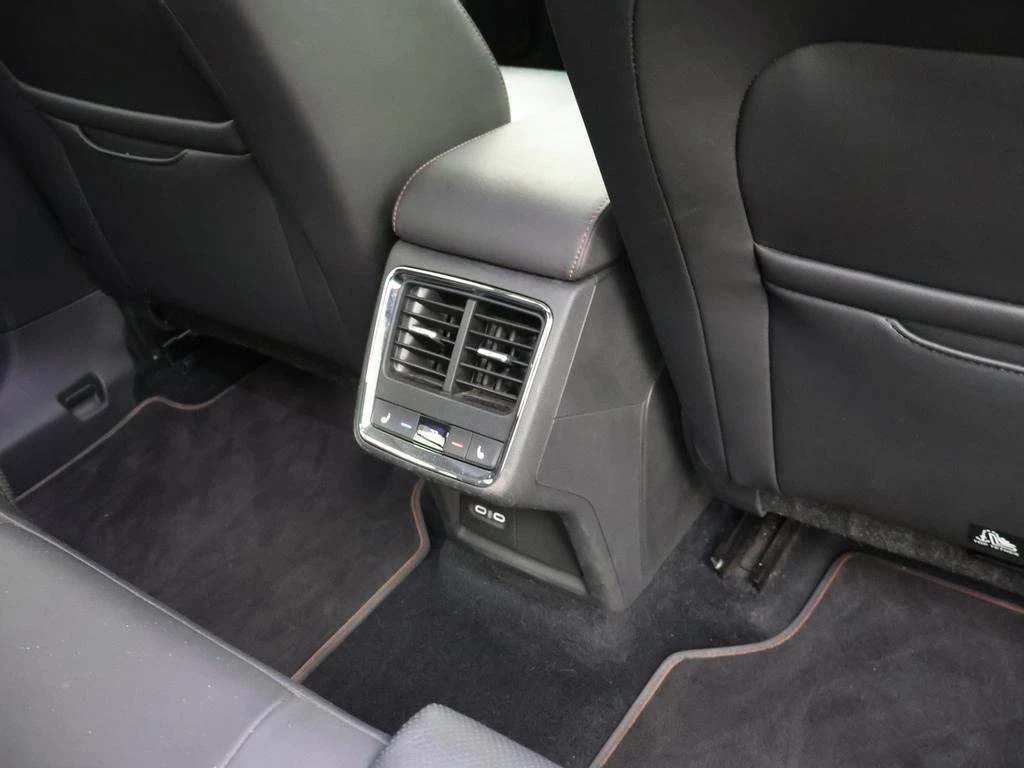 Škoda-Enyaq iV-image-11