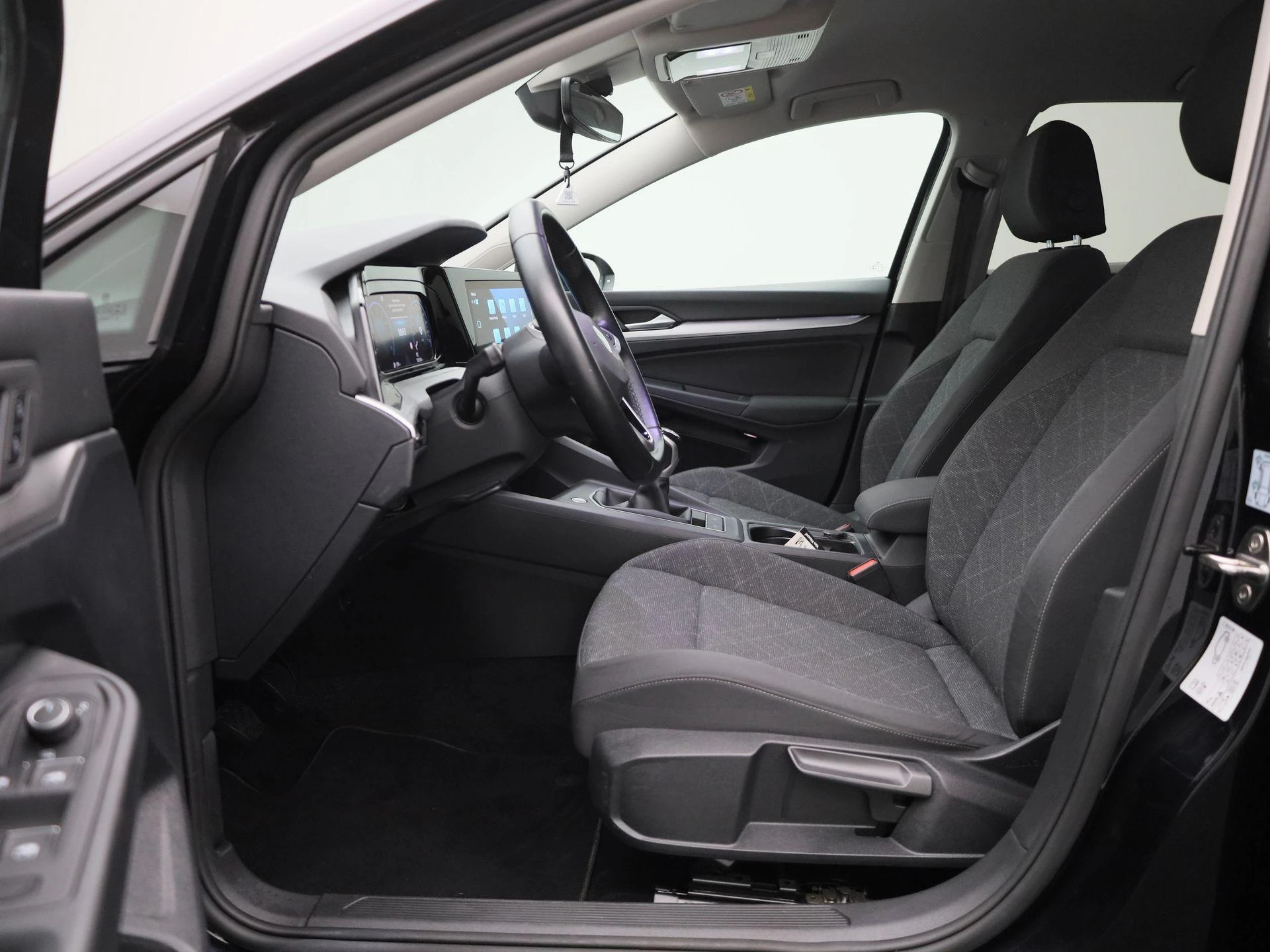 Volkswagen-Golf-image-10