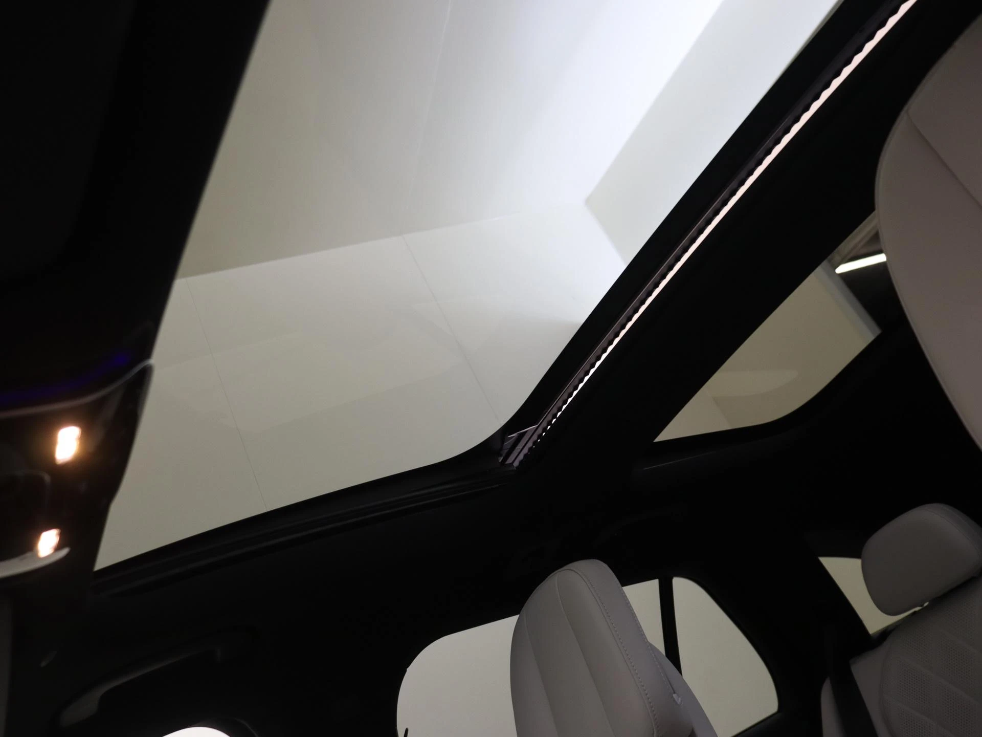 Mercedes-Benz-E-Klasse-image-27