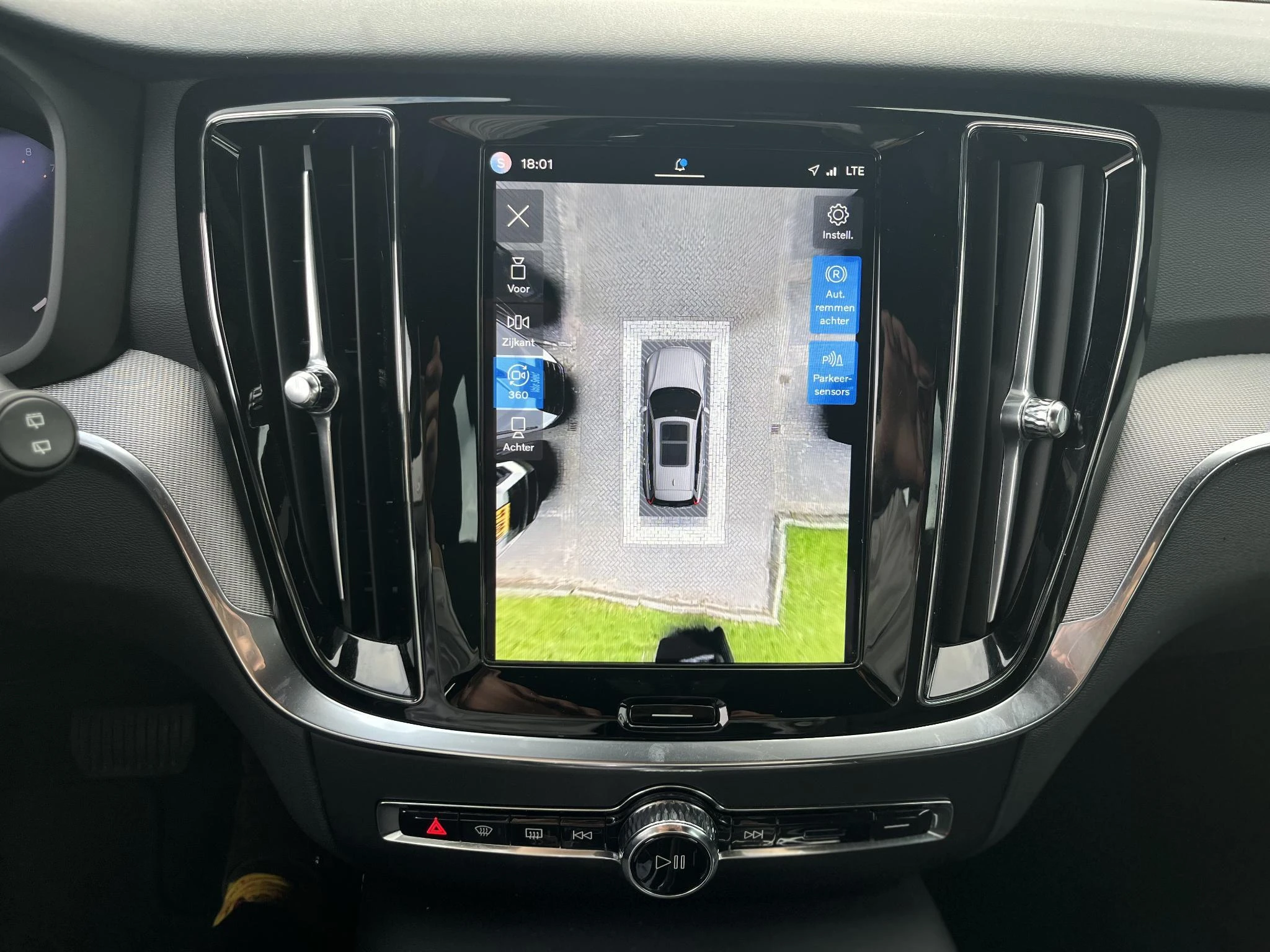 Volvo-V60-image-10