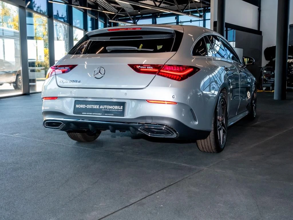Mercedes-Benz-CLA 200 d-image-5