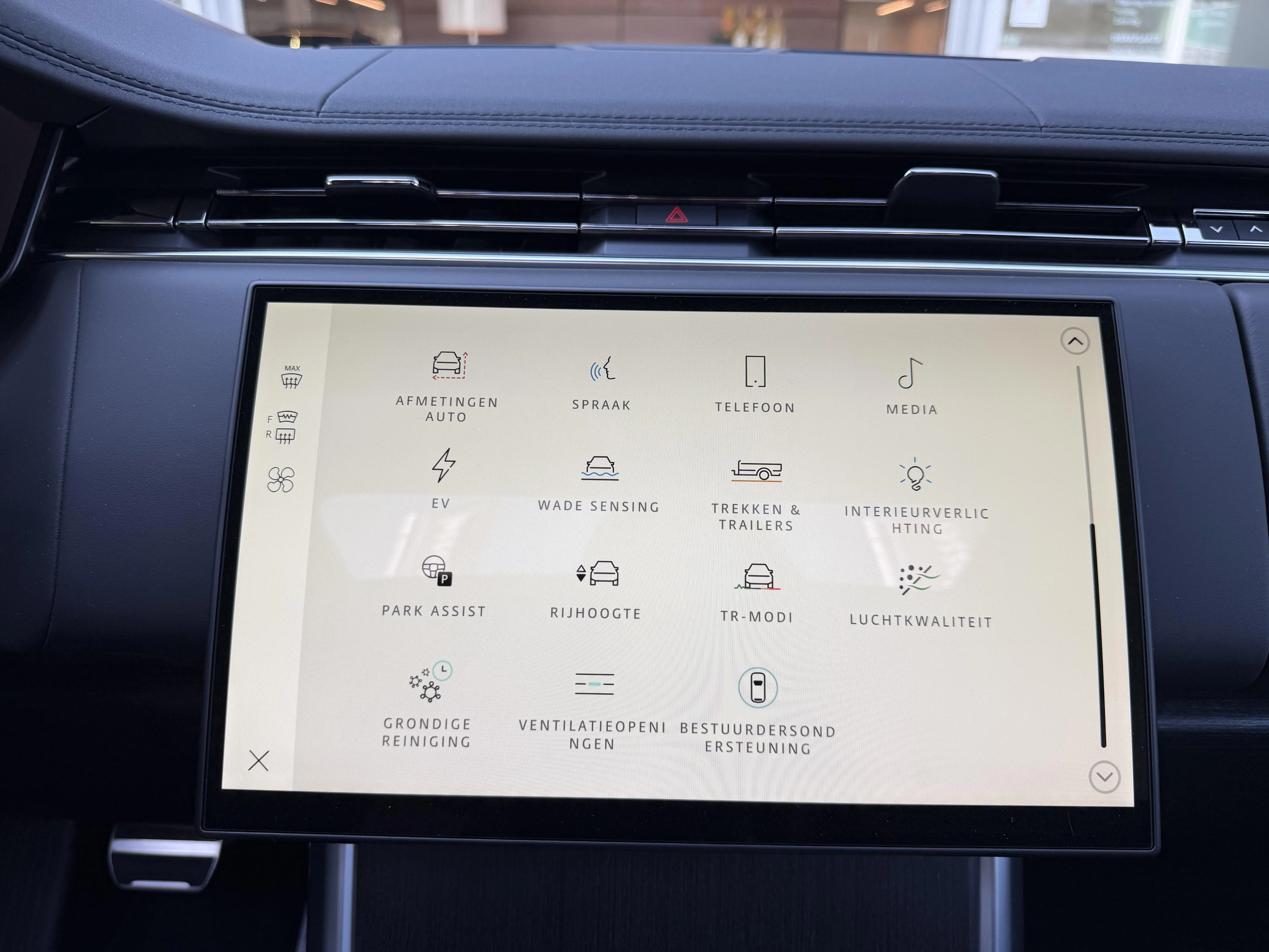 Land Rover-Range Rover-image-26
