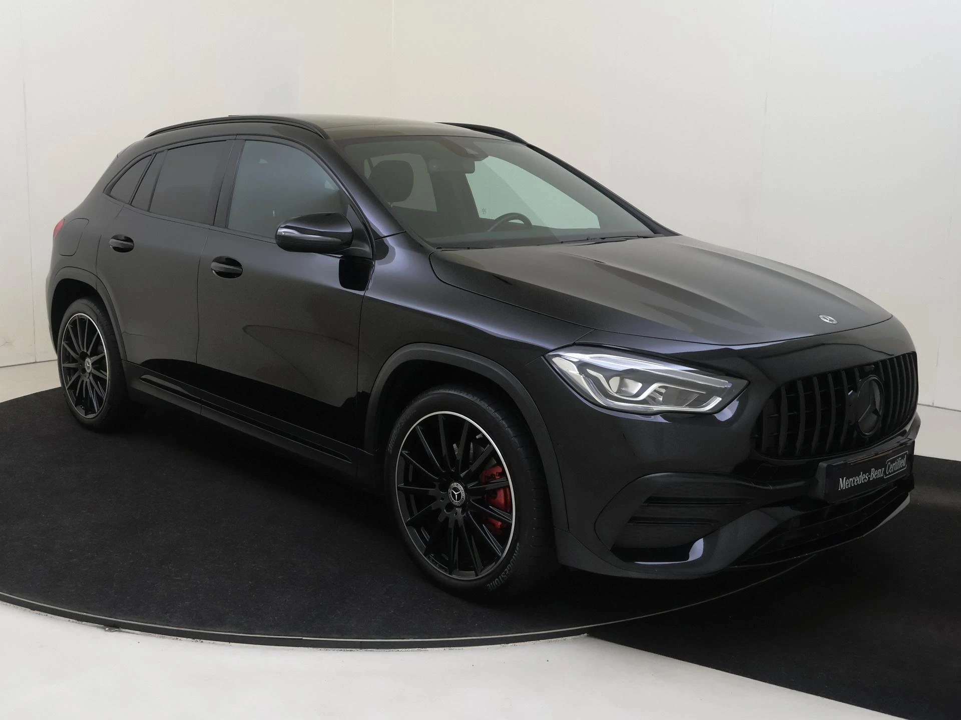 Mercedes-Benz-GLA-image-4