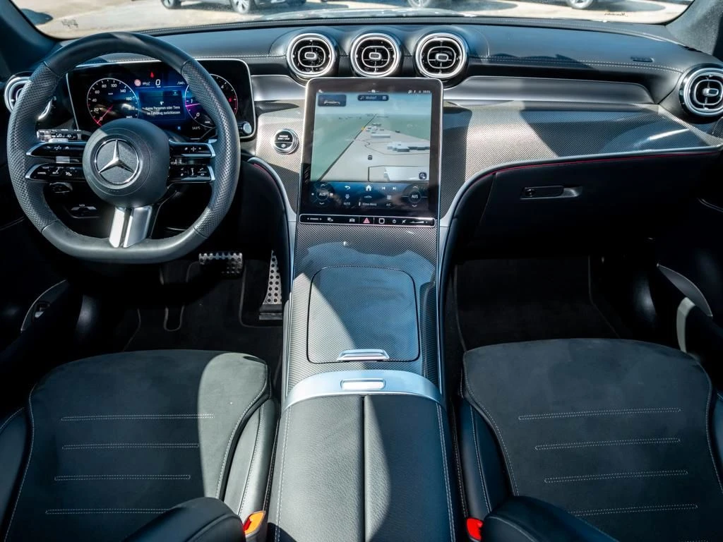Mercedes-Benz-GLC 300 d-image-13