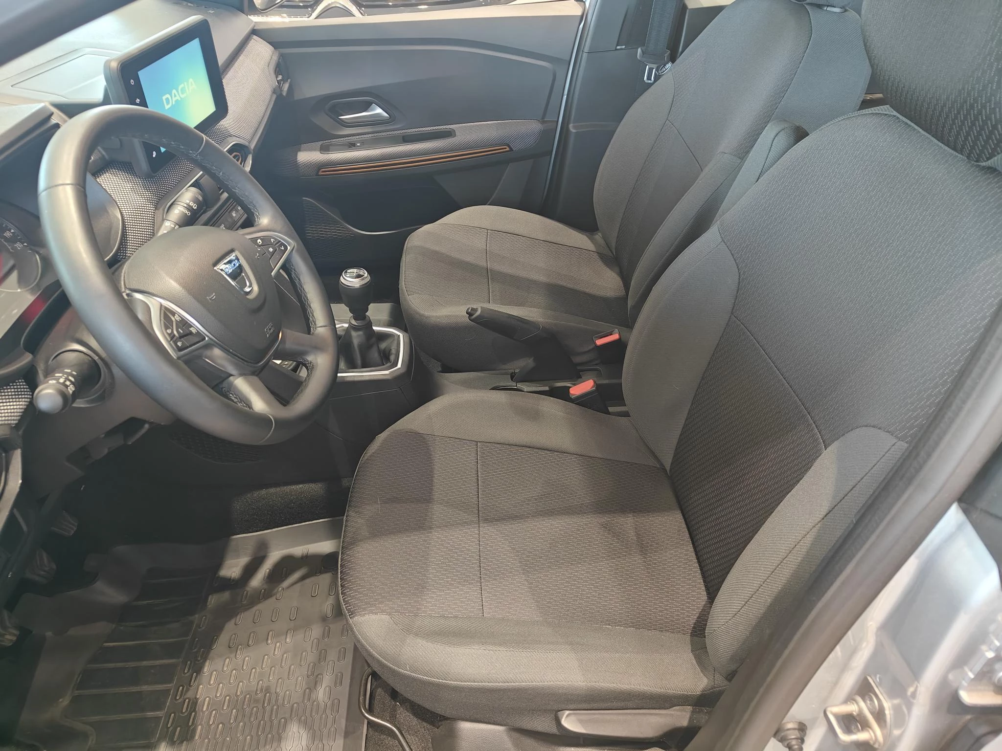 Dacia-Sandero Stepway-image-8