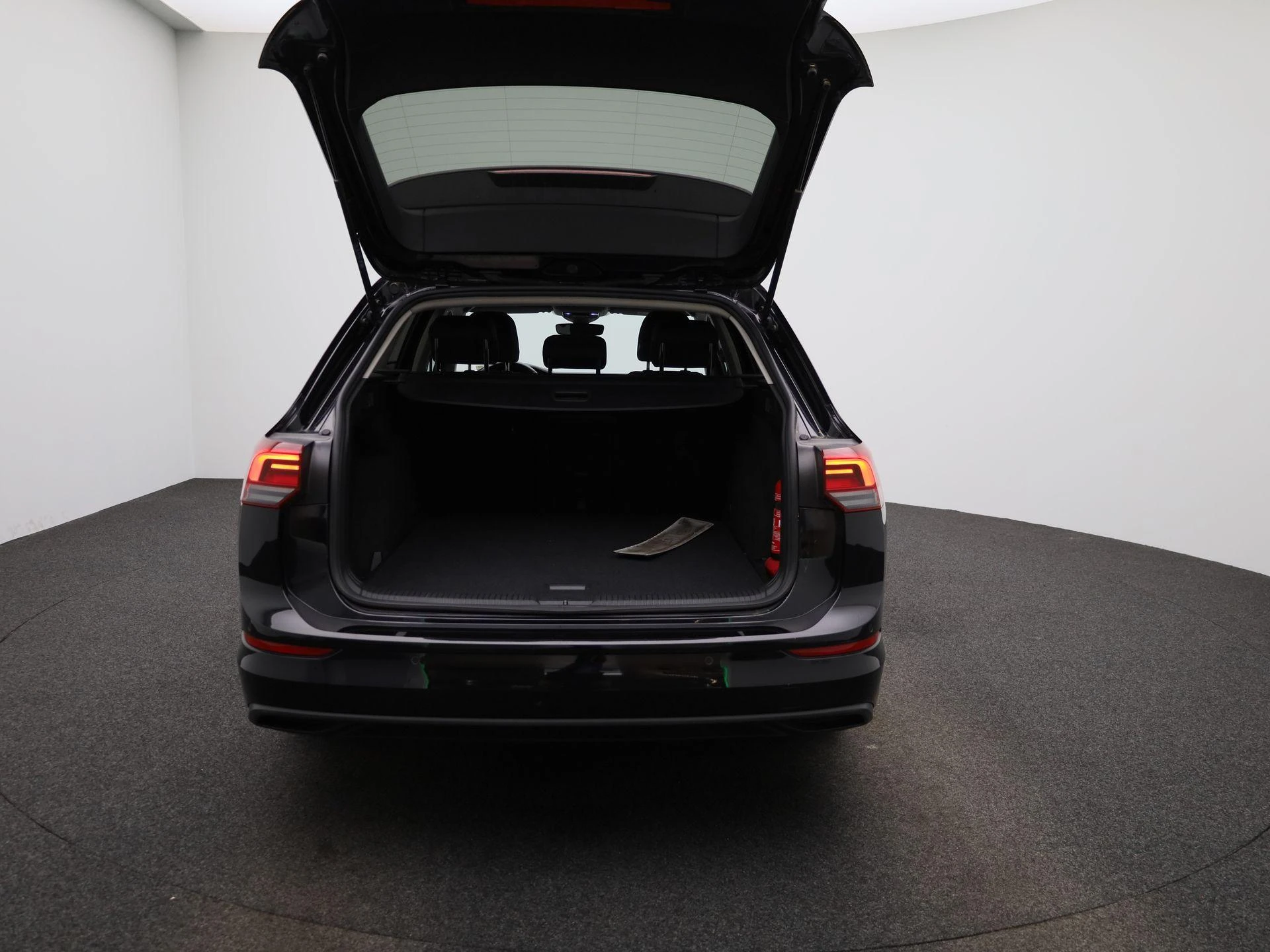 Volkswagen-Golf-image-10