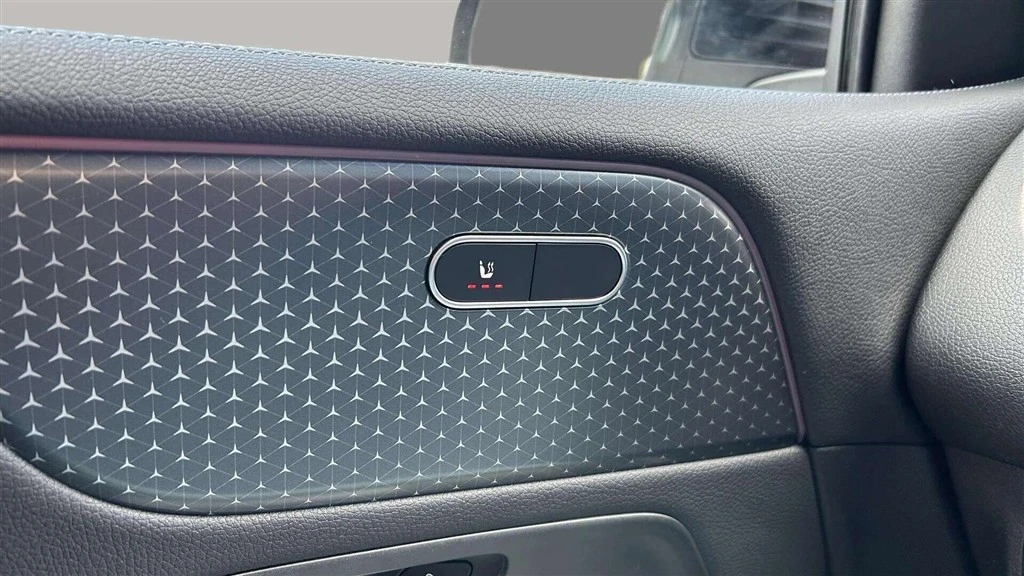 Mercedes-Benz-EQB-image-10