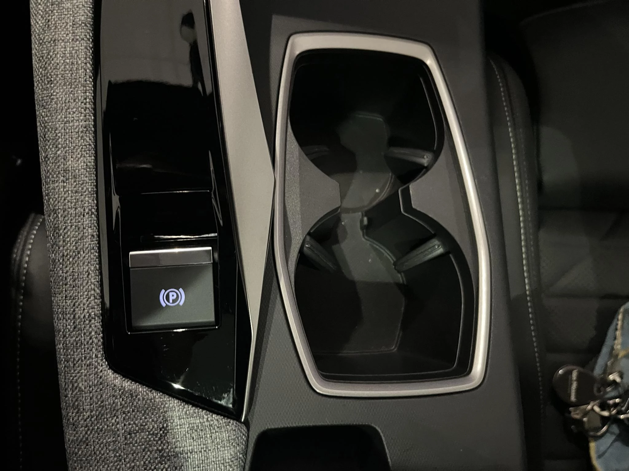 Peugeot-e-3008-image-22