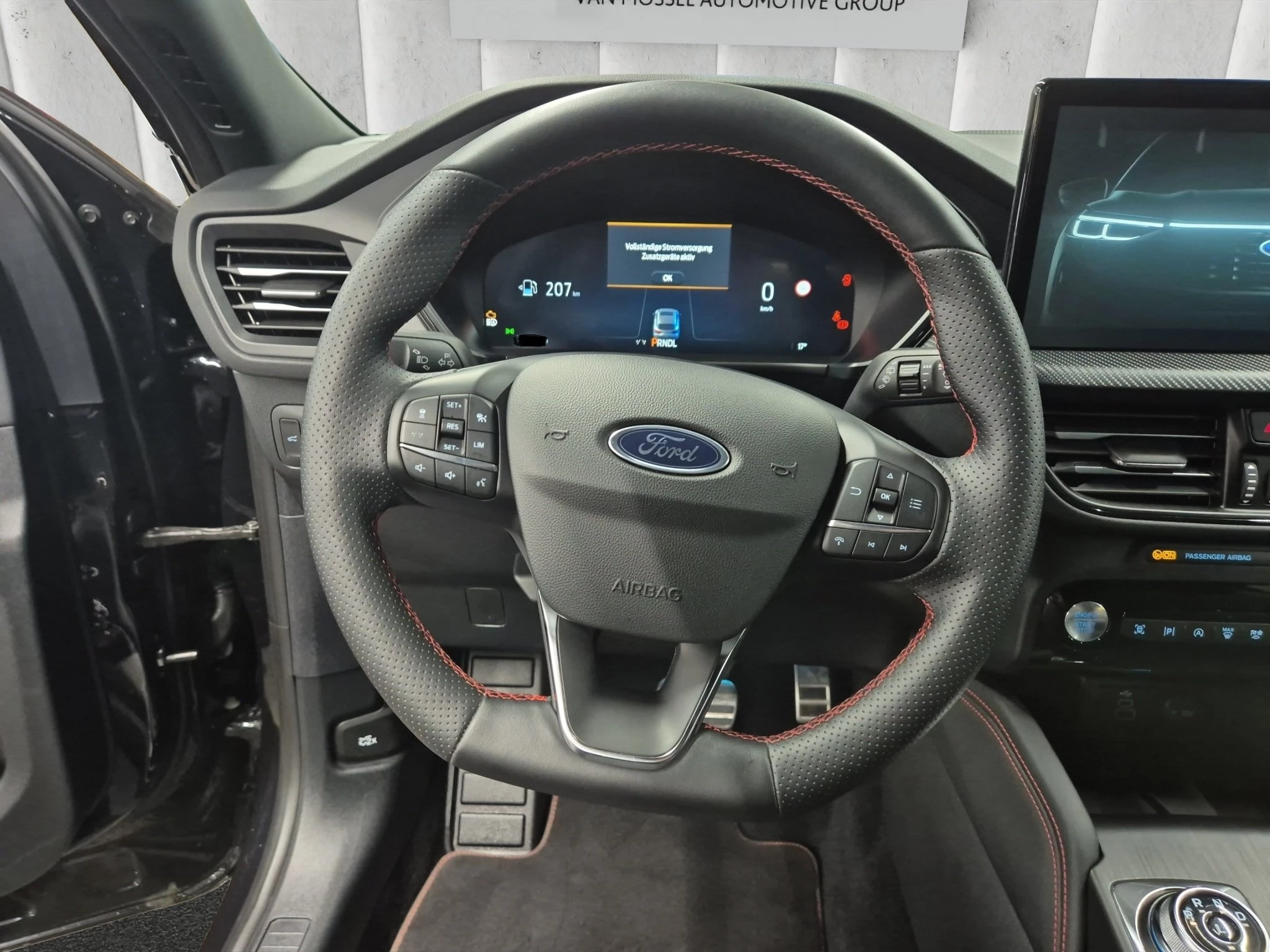 Ford Kuga ST-Line X Aut.*PANO*AHK*360GRAD*LED-MATRIX*NAVI*GRA*WINTER-PKT..