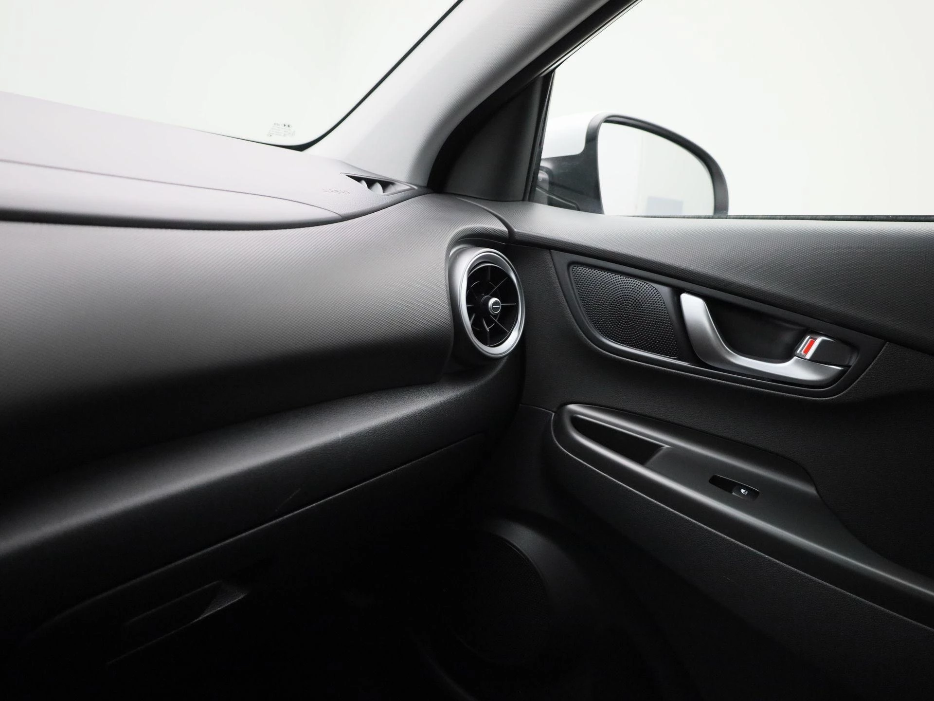 Hyundai-Kona-image-28