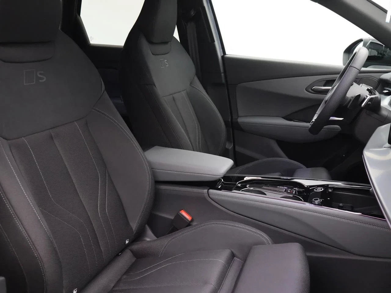 Audi Q3 SUV Audi Q3 SUV S line TFSI 150PK *DEMO*AUTOMAAT*VIRTUAL COCKPIT*CAMERA*PDC*ACC*APP-CONNECT*...*